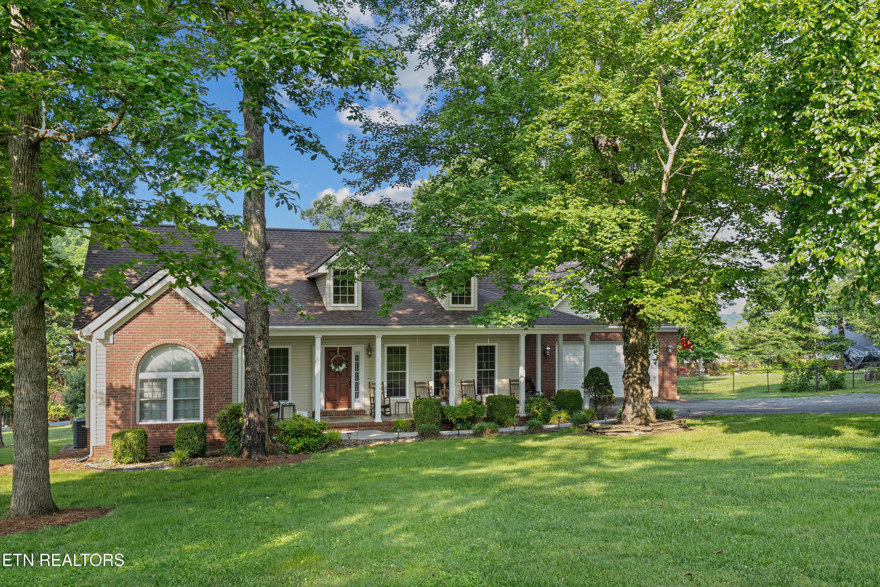 328 Hansels Lea Sevierville TN 37876