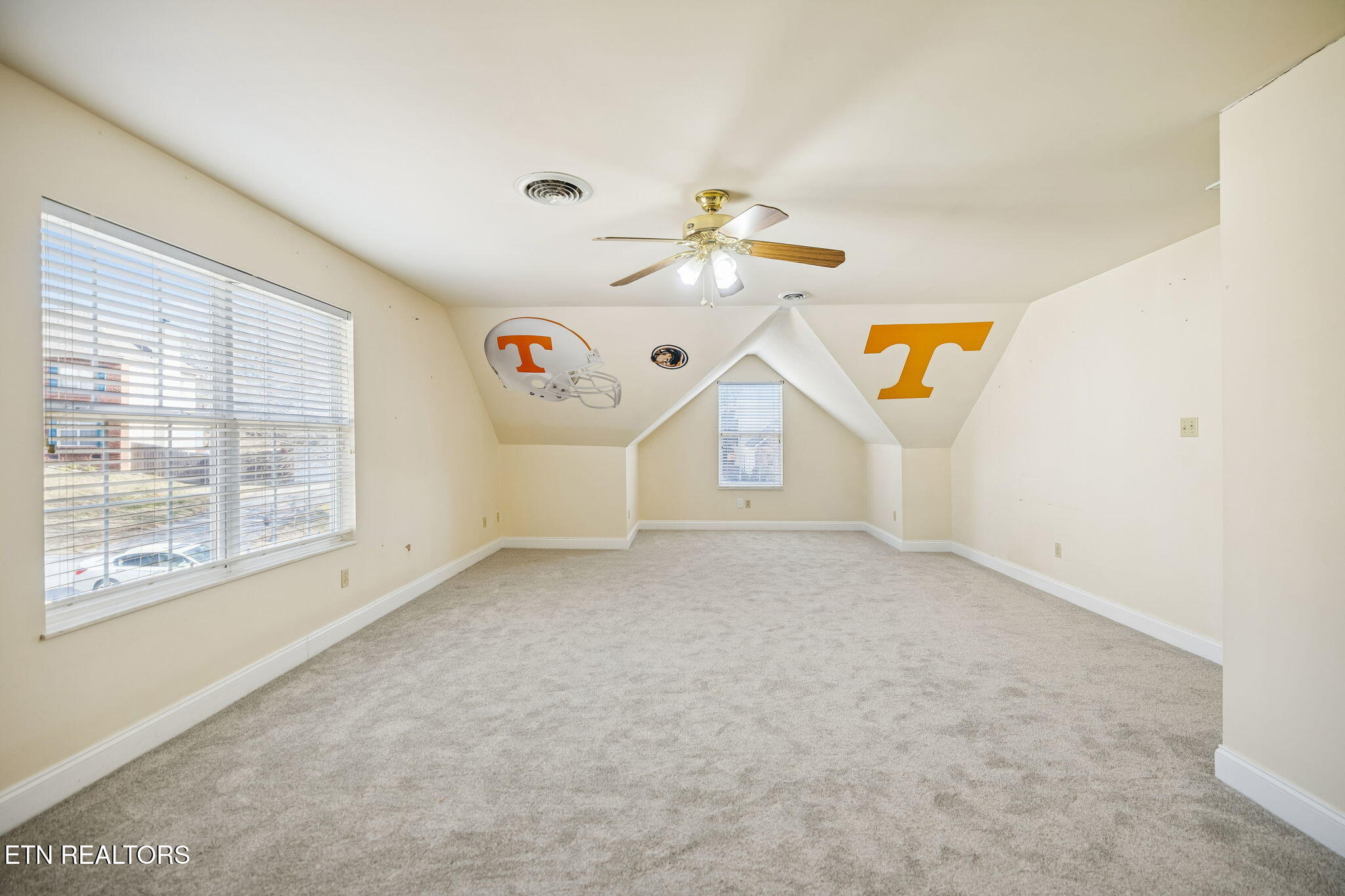 1365 Wineberry Road Powell TN 37849