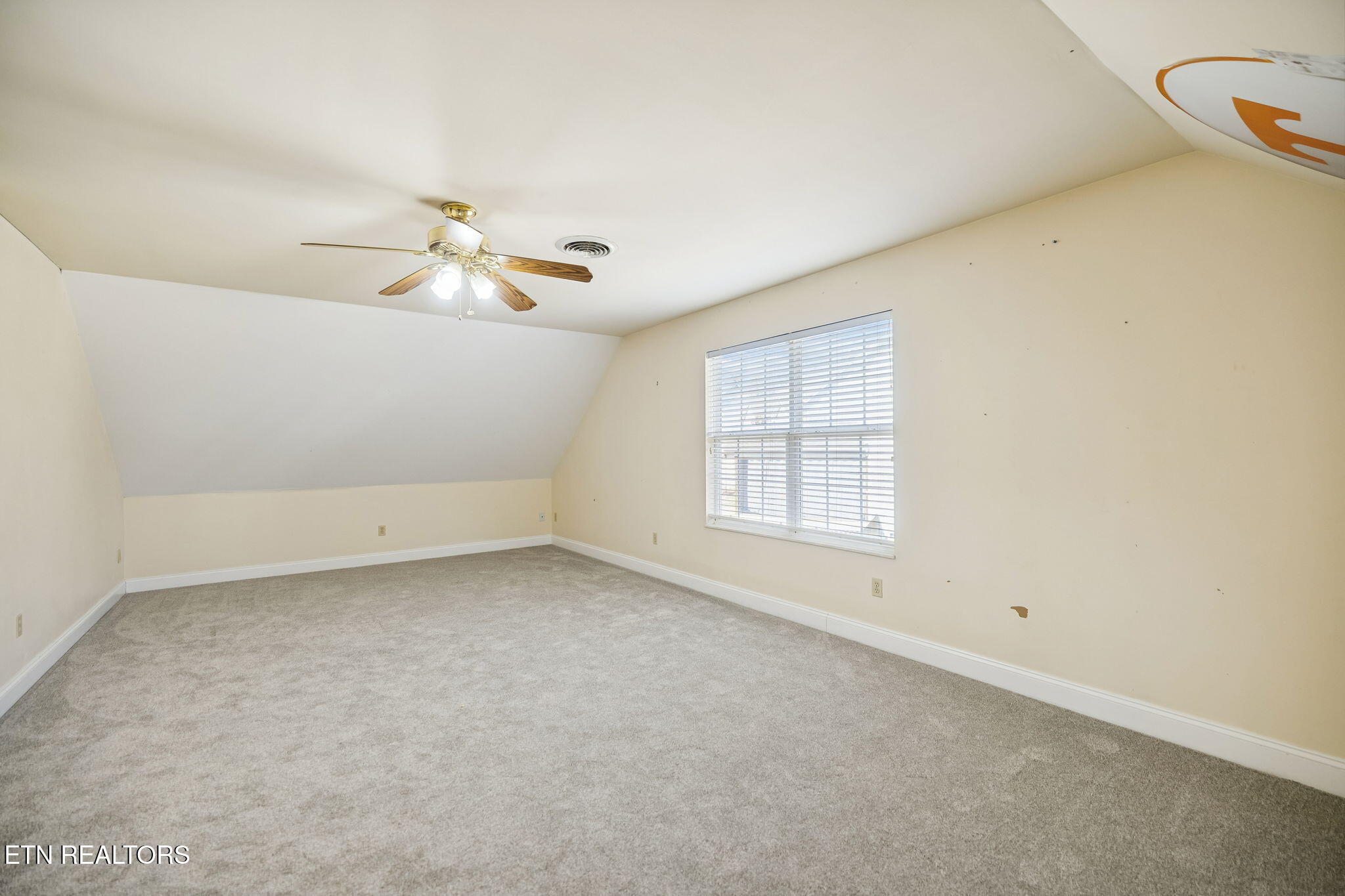 1365 Wineberry Road Powell TN 37849