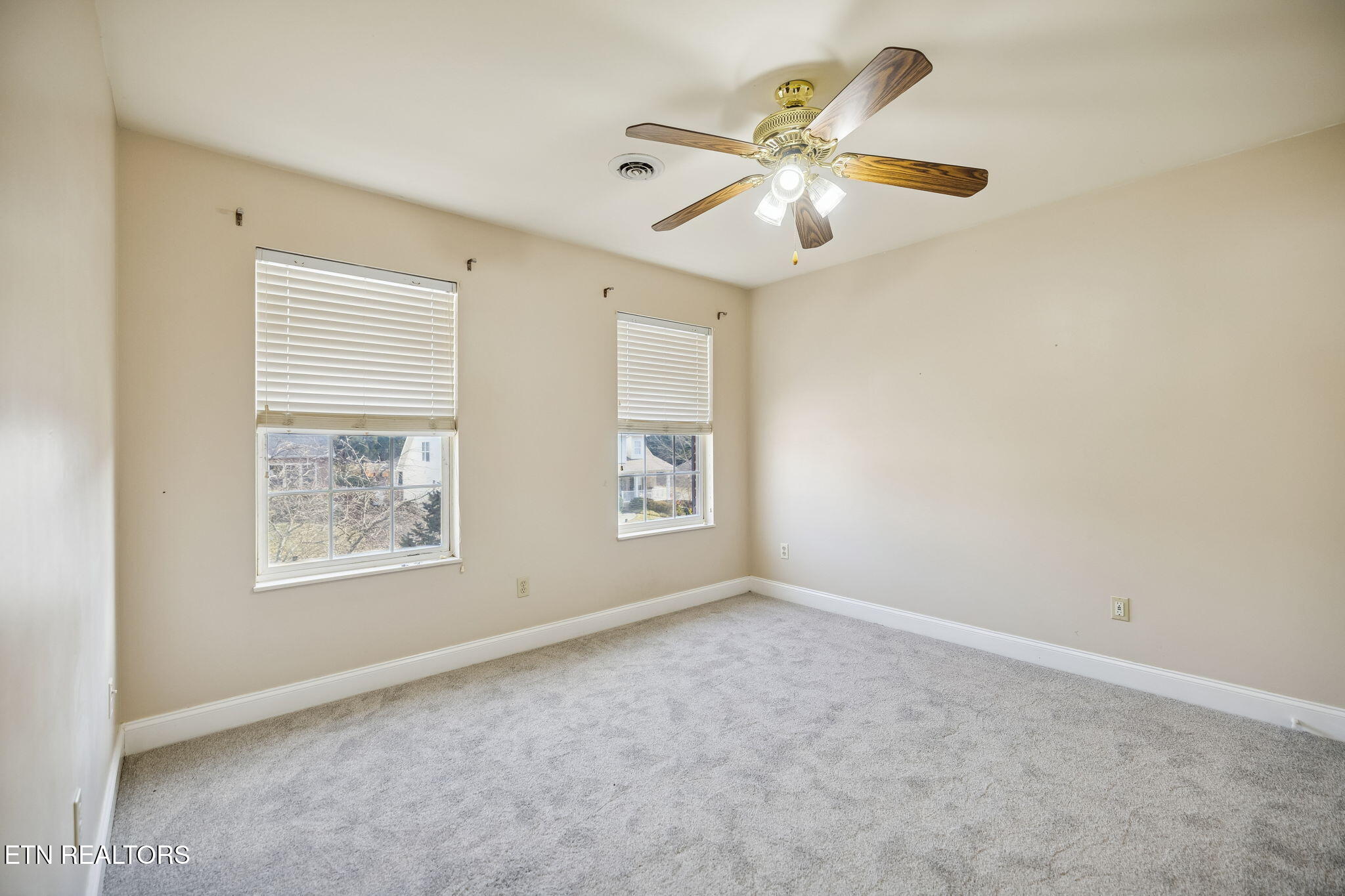 1365 Wineberry Road Powell TN 37849