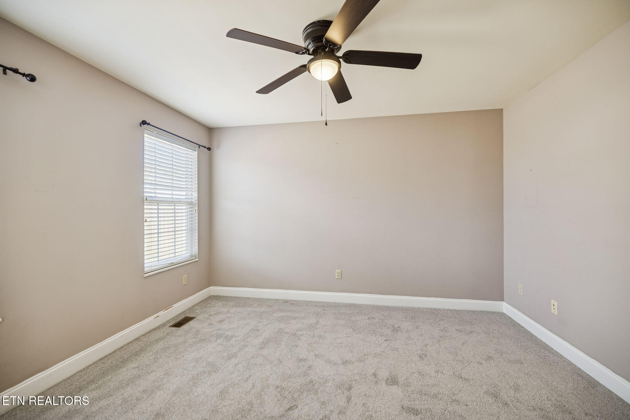 1365 Wineberry Road Powell TN 37849