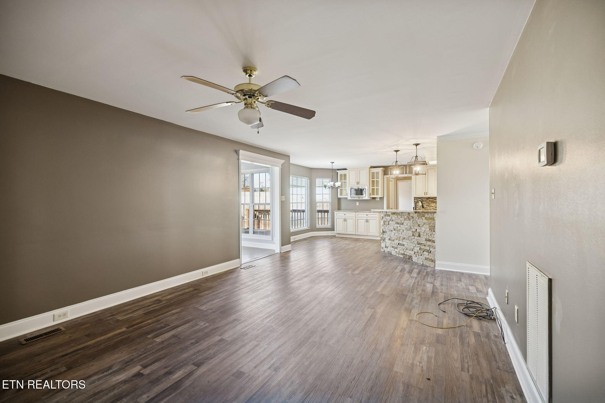 1365 Wineberry Road Powell TN 37849