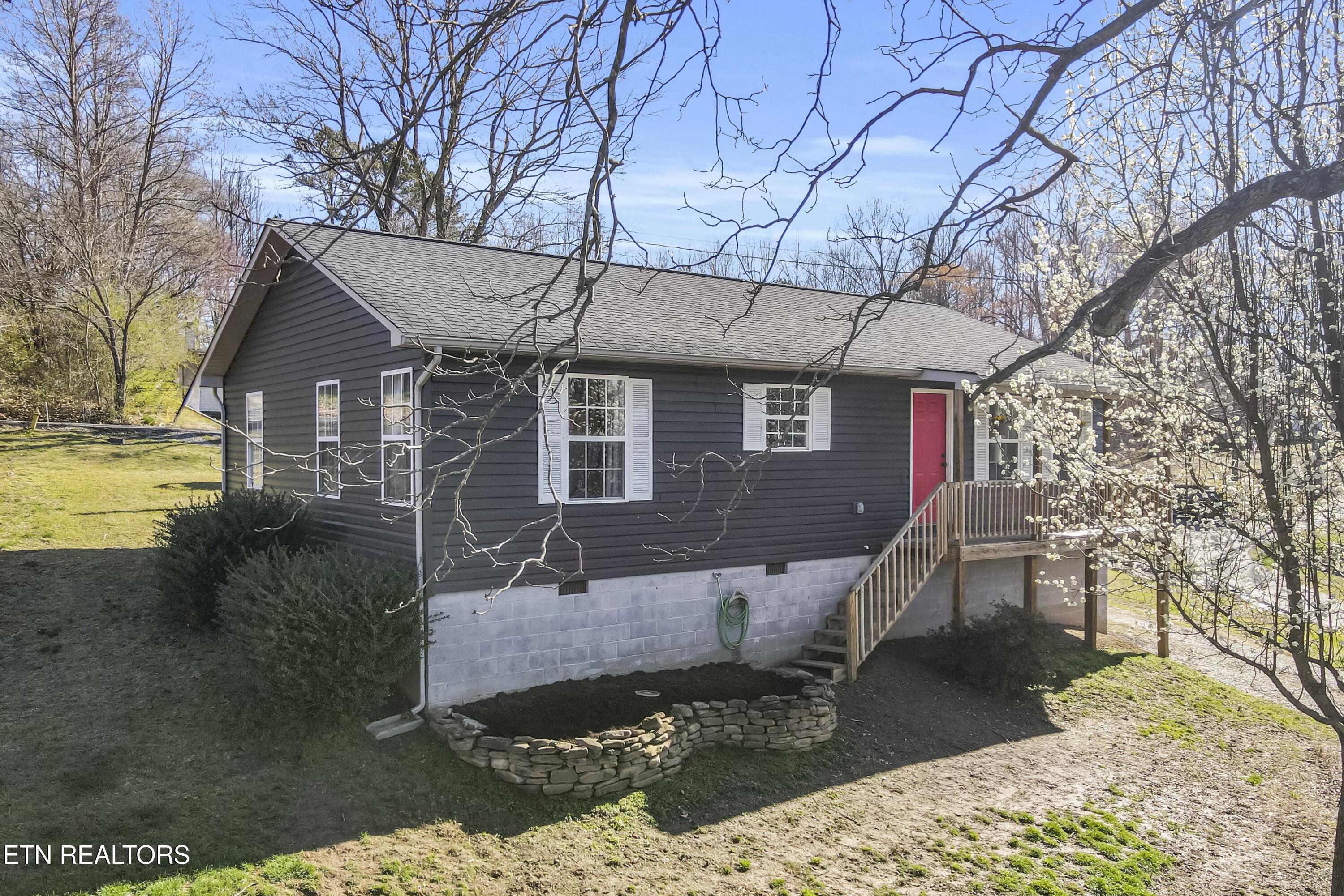 626 Kansas Lane Oliver Springs TN 37840
