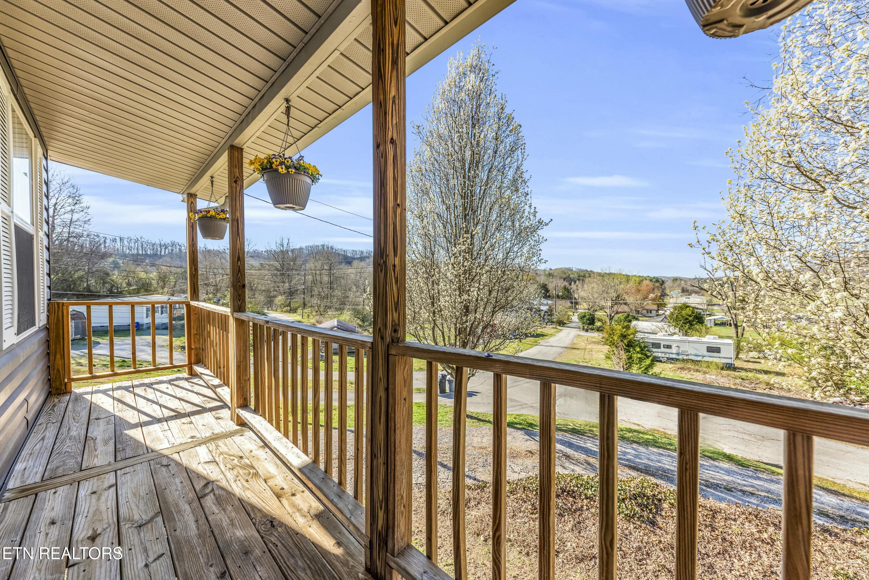 626 Kansas Lane Oliver Springs TN 37840