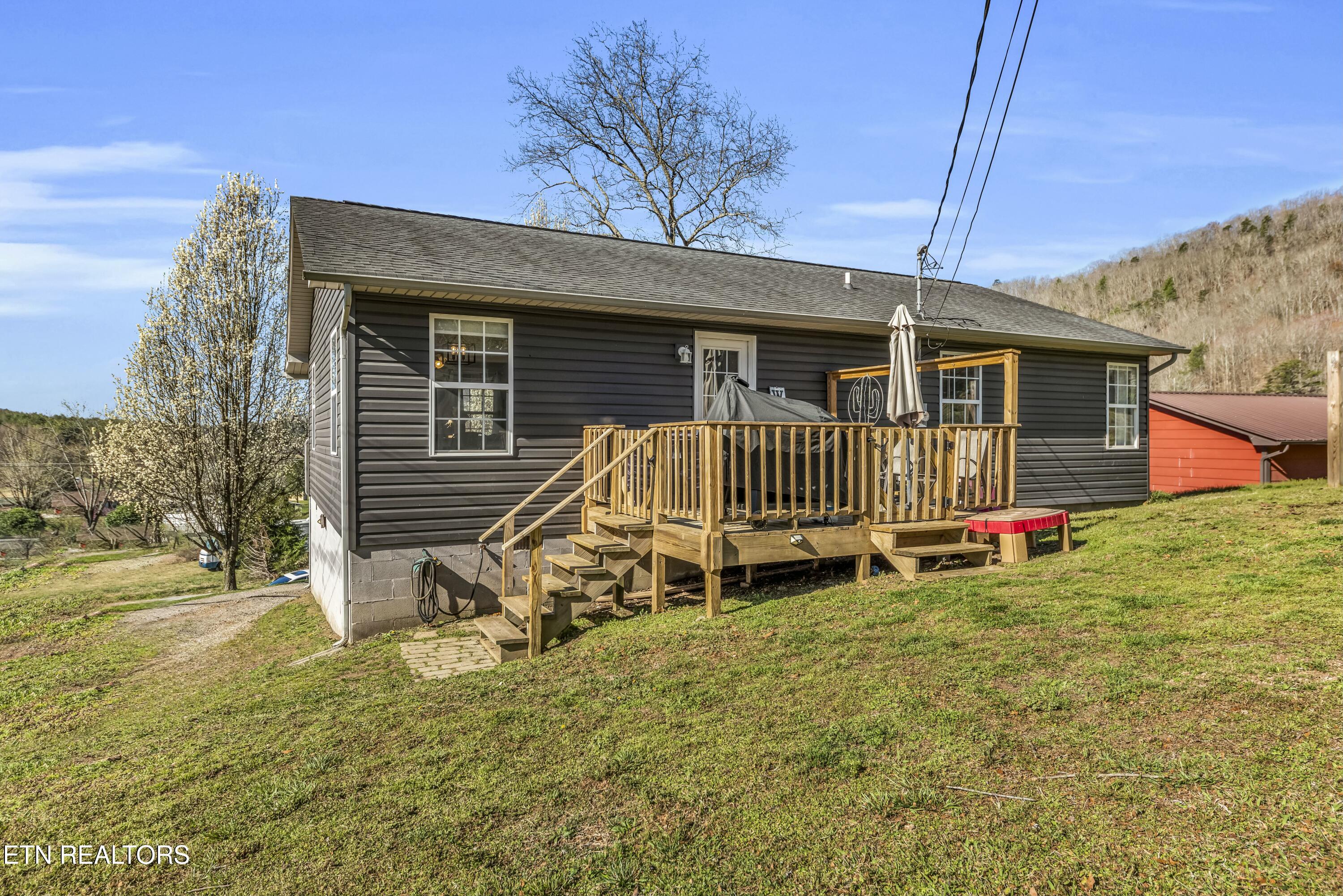 626 Kansas Lane Oliver Springs TN 37840