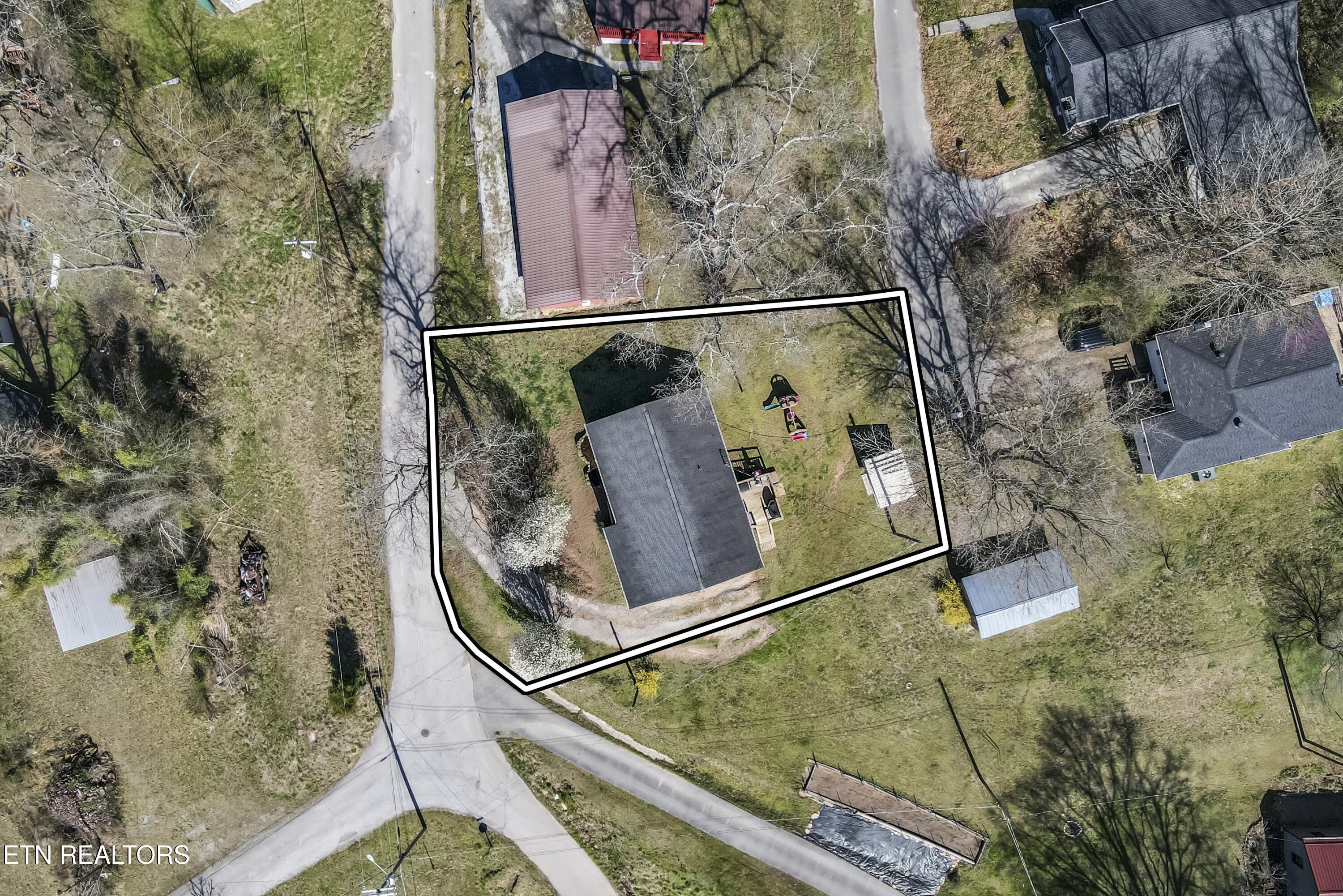626 Kansas Lane Oliver Springs TN 37840