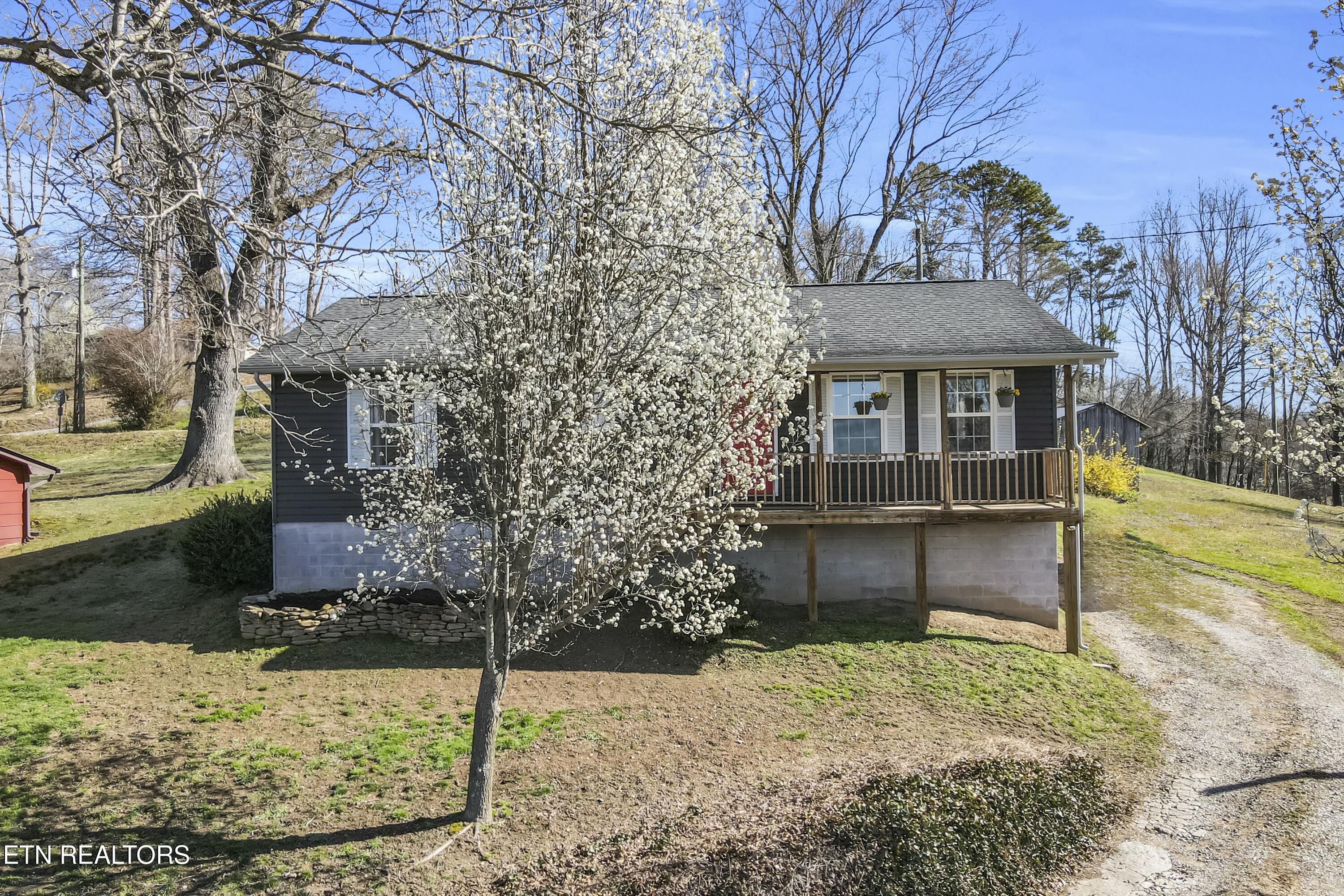 626 Kansas Lane Oliver Springs TN 37840