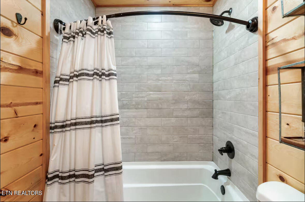 4536 Powdermill Estates Road Sevierville TN 37876