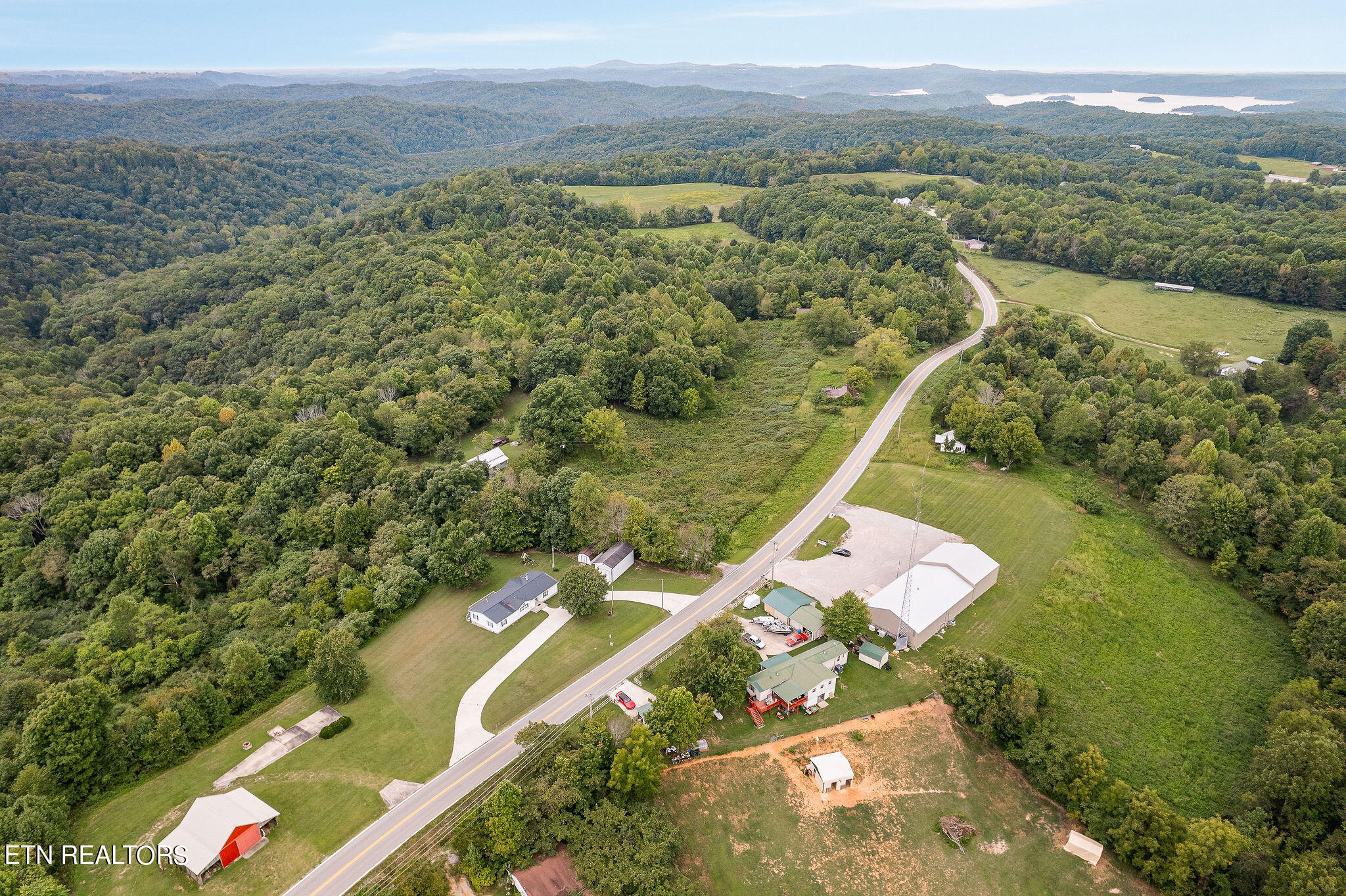 5283 Willow Grove Highway Allons TN 38541