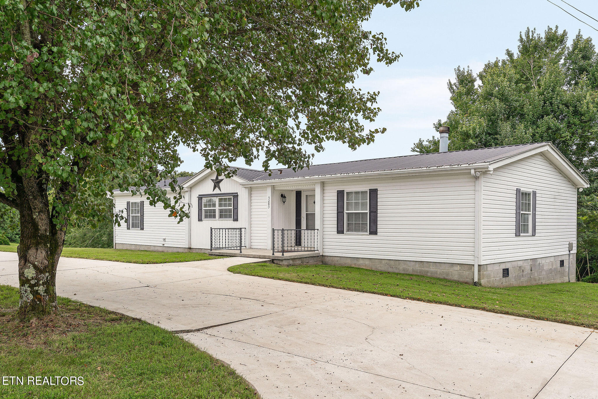 5283 Willow Grove Highway Allons TN 38541