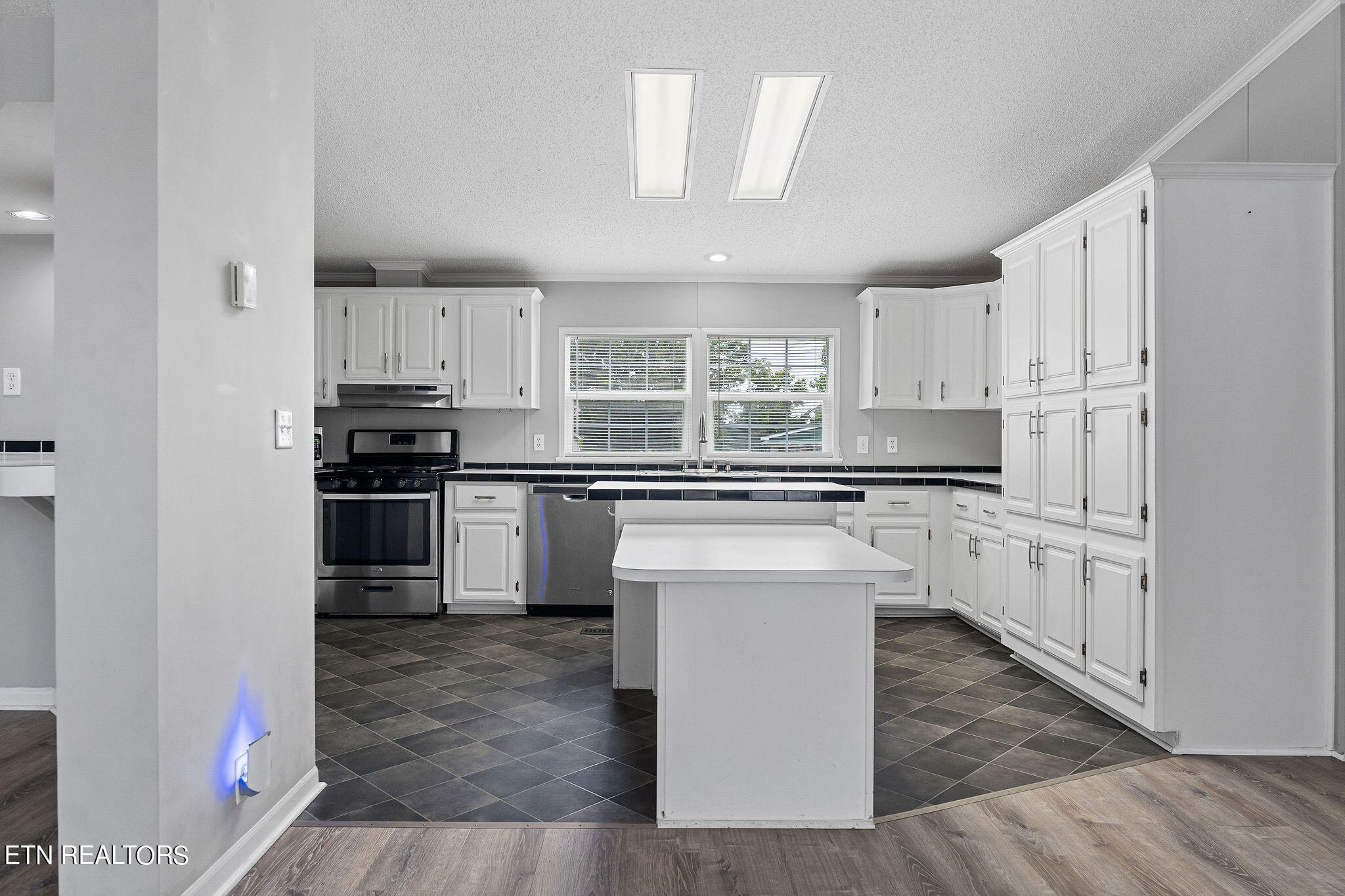 5283 Willow Grove Highway Allons TN 38541