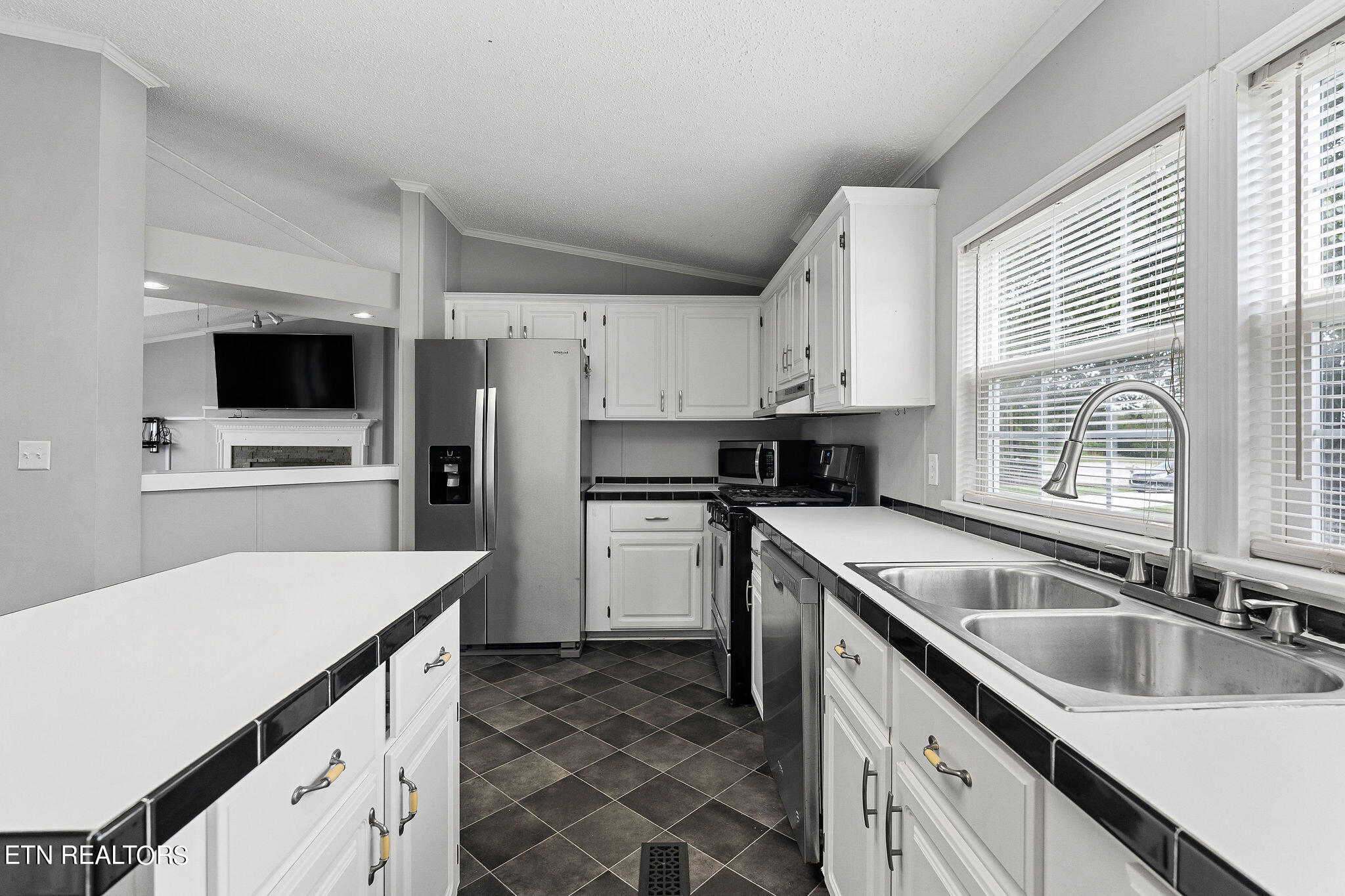 5283 Willow Grove Highway Allons TN 38541