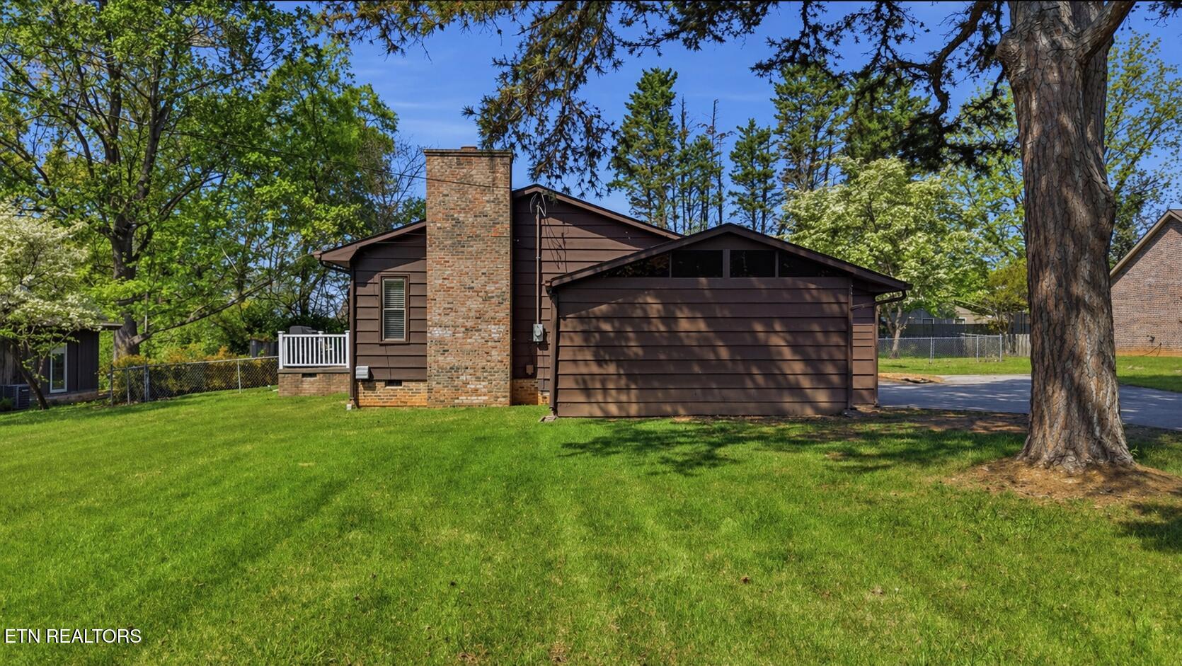 227 Leniz Drive Maryville TN 37803