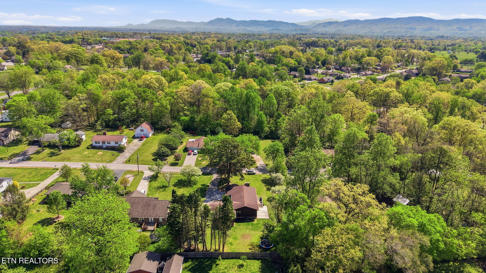 227 Leniz Drive Maryville TN 37803