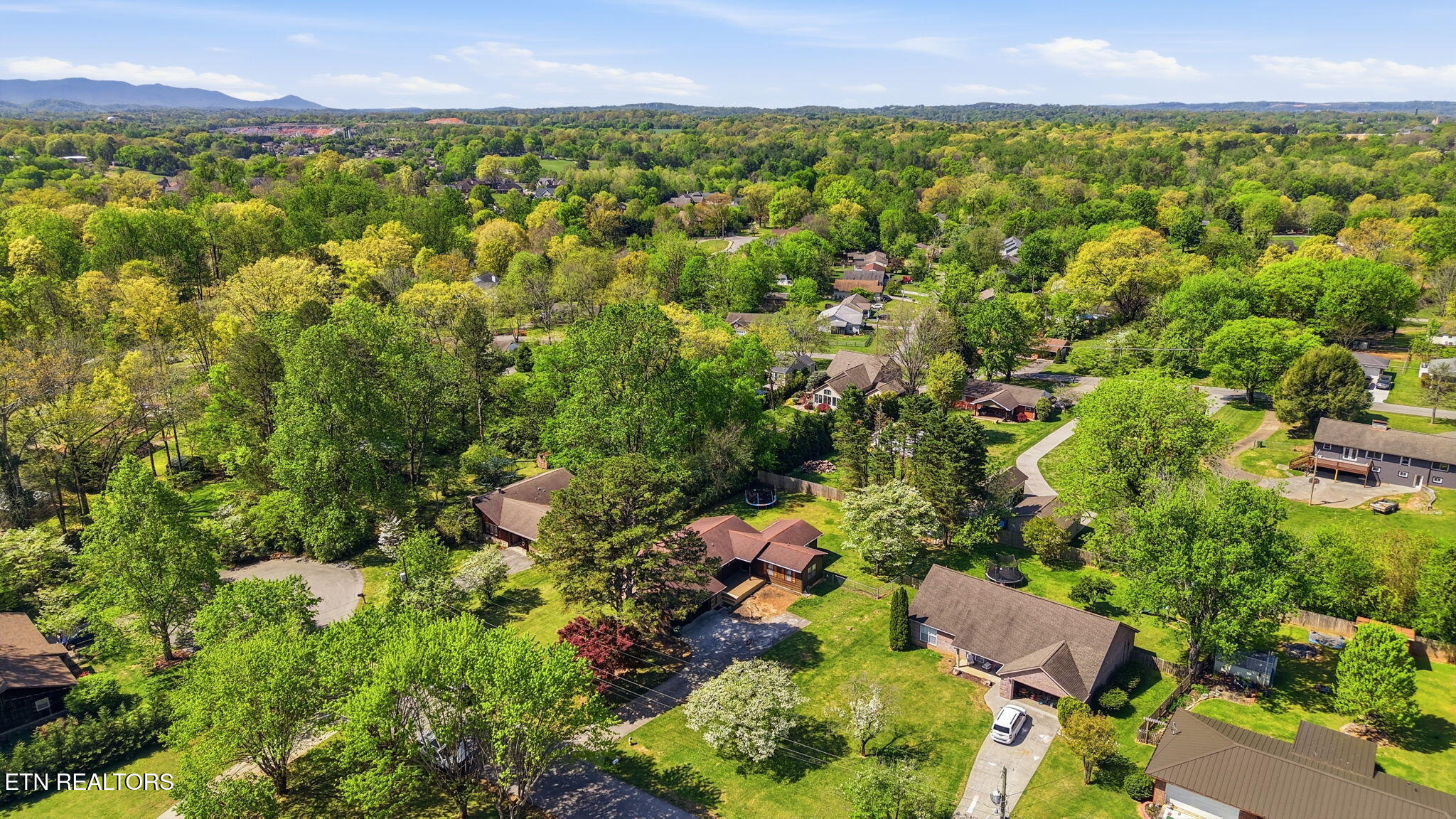 227 Leniz Drive Maryville TN 37803