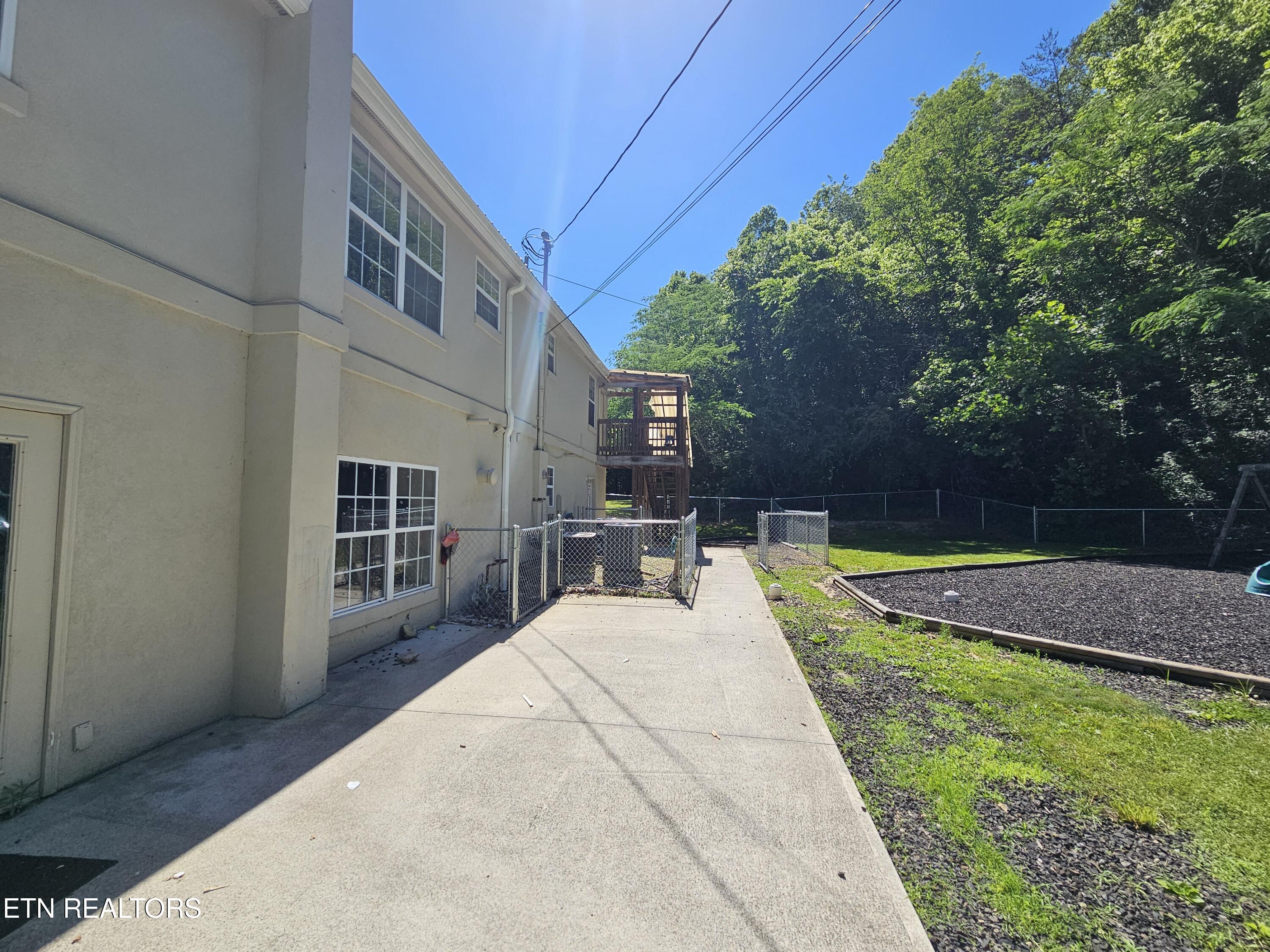 607 Old Tacora Hills Road Clinton TN 37716