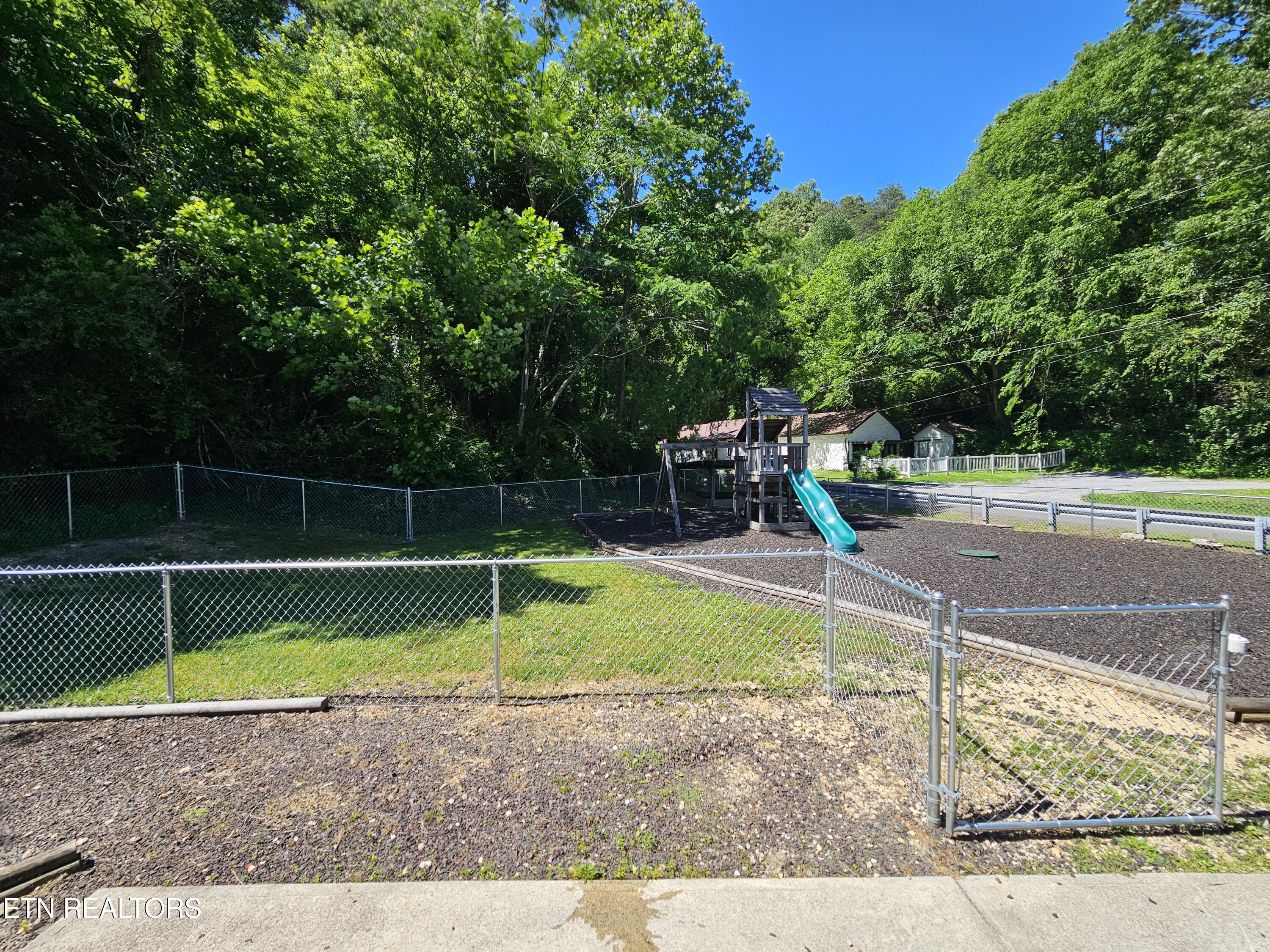 607 Old Tacora Hills Road Clinton TN 37716