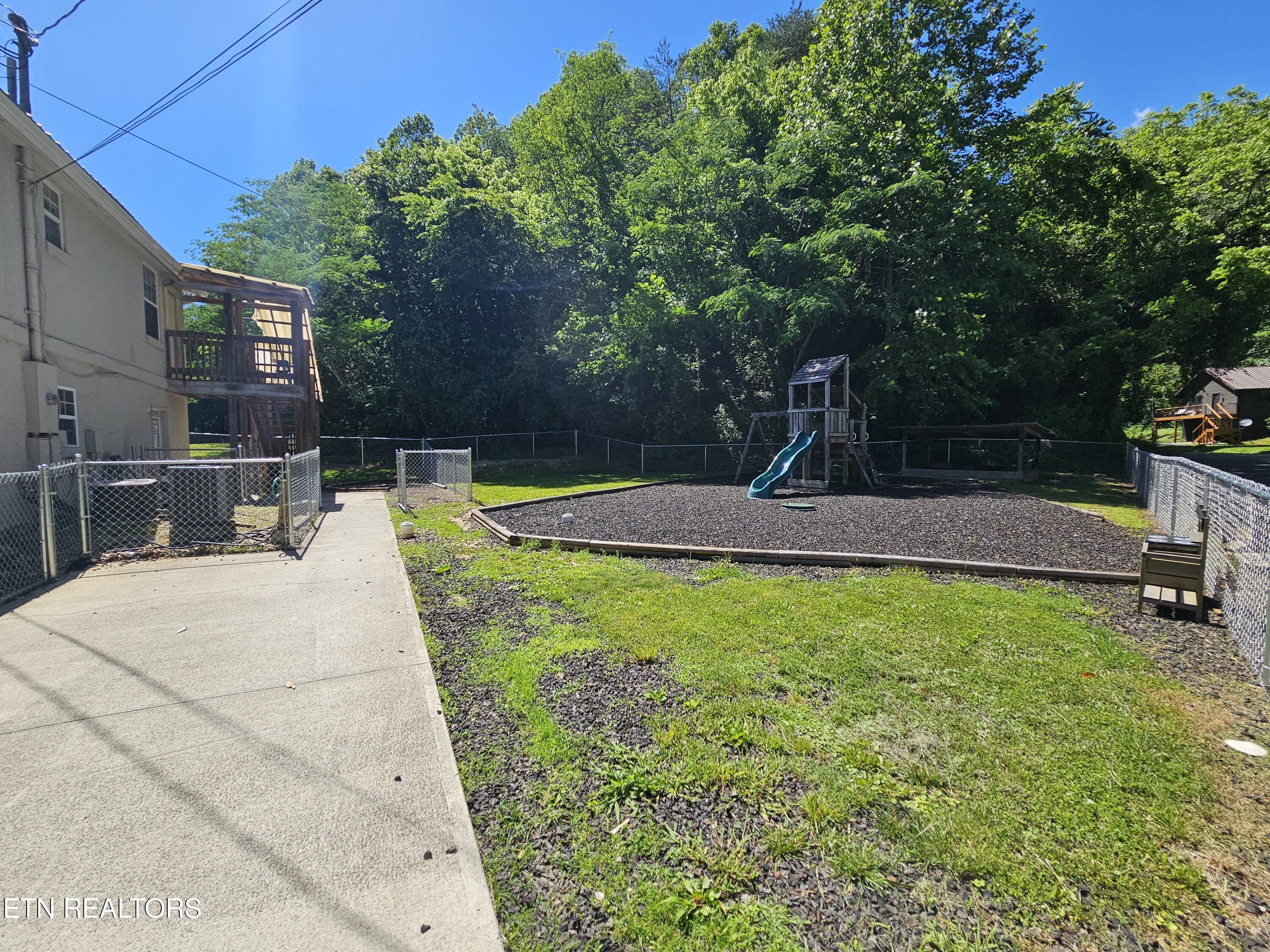 607 Old Tacora Hills Road Clinton TN 37716