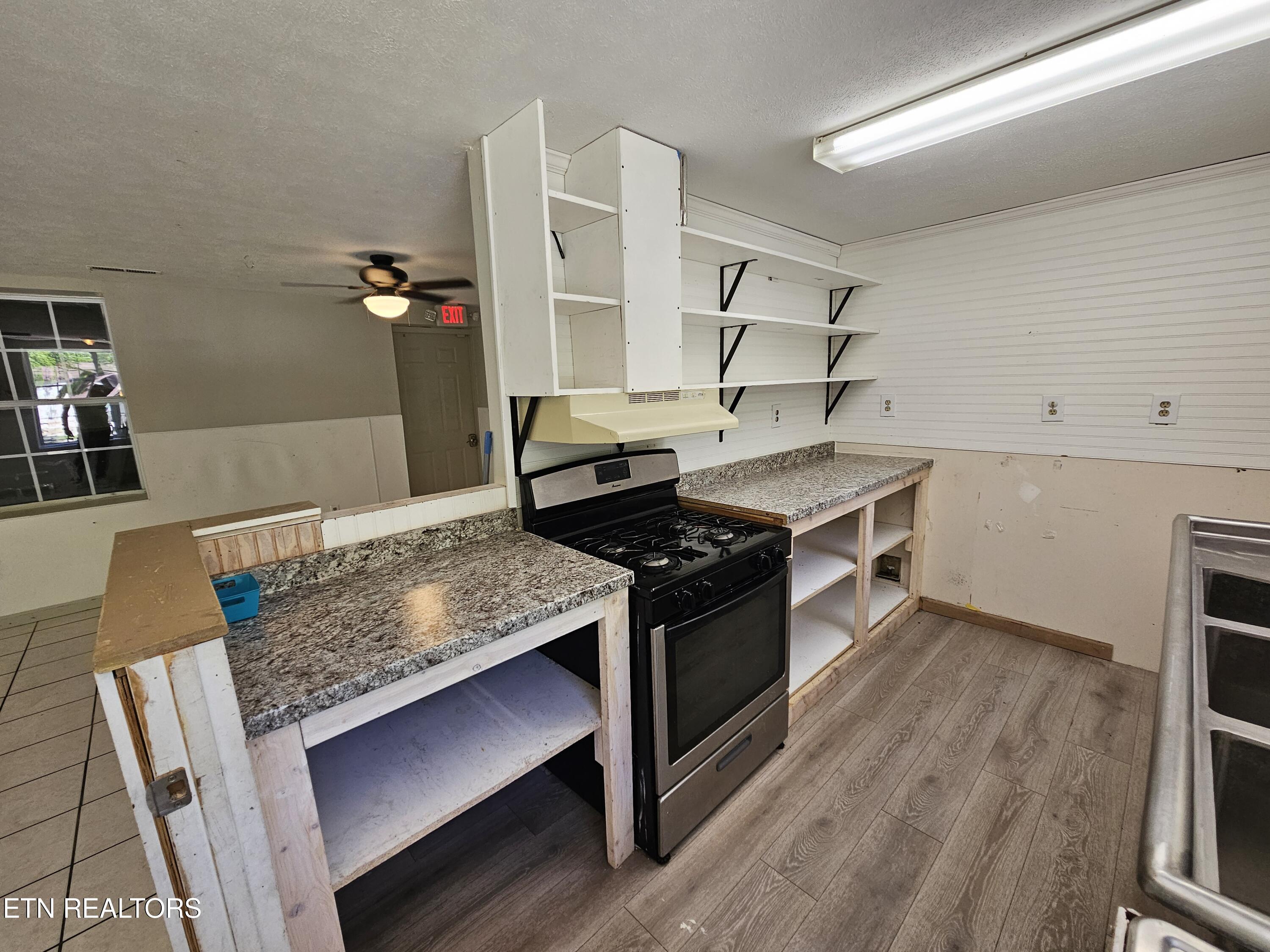 607 Old Tacora Hills Road Clinton TN 37716