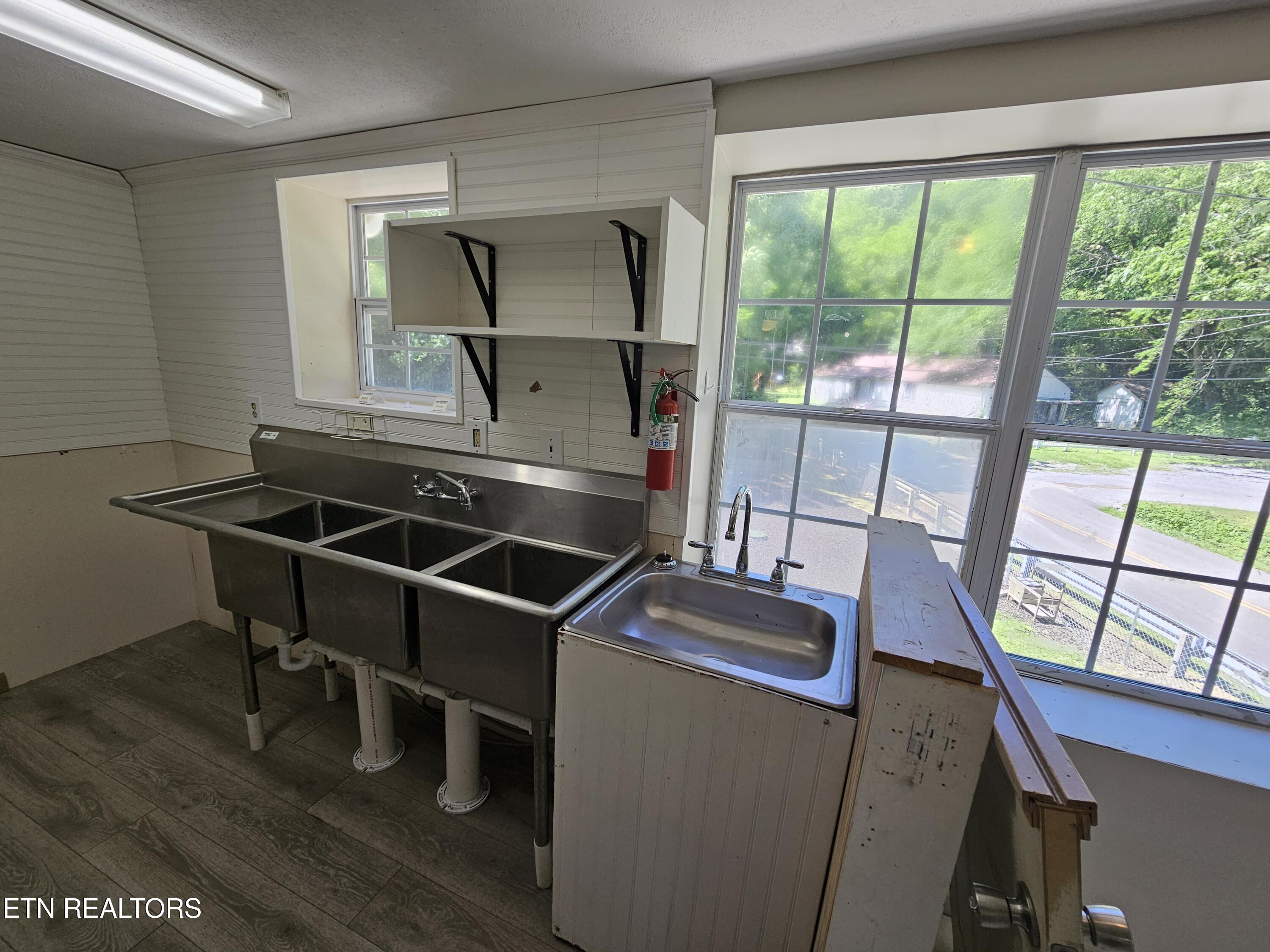 607 Old Tacora Hills Road Clinton TN 37716