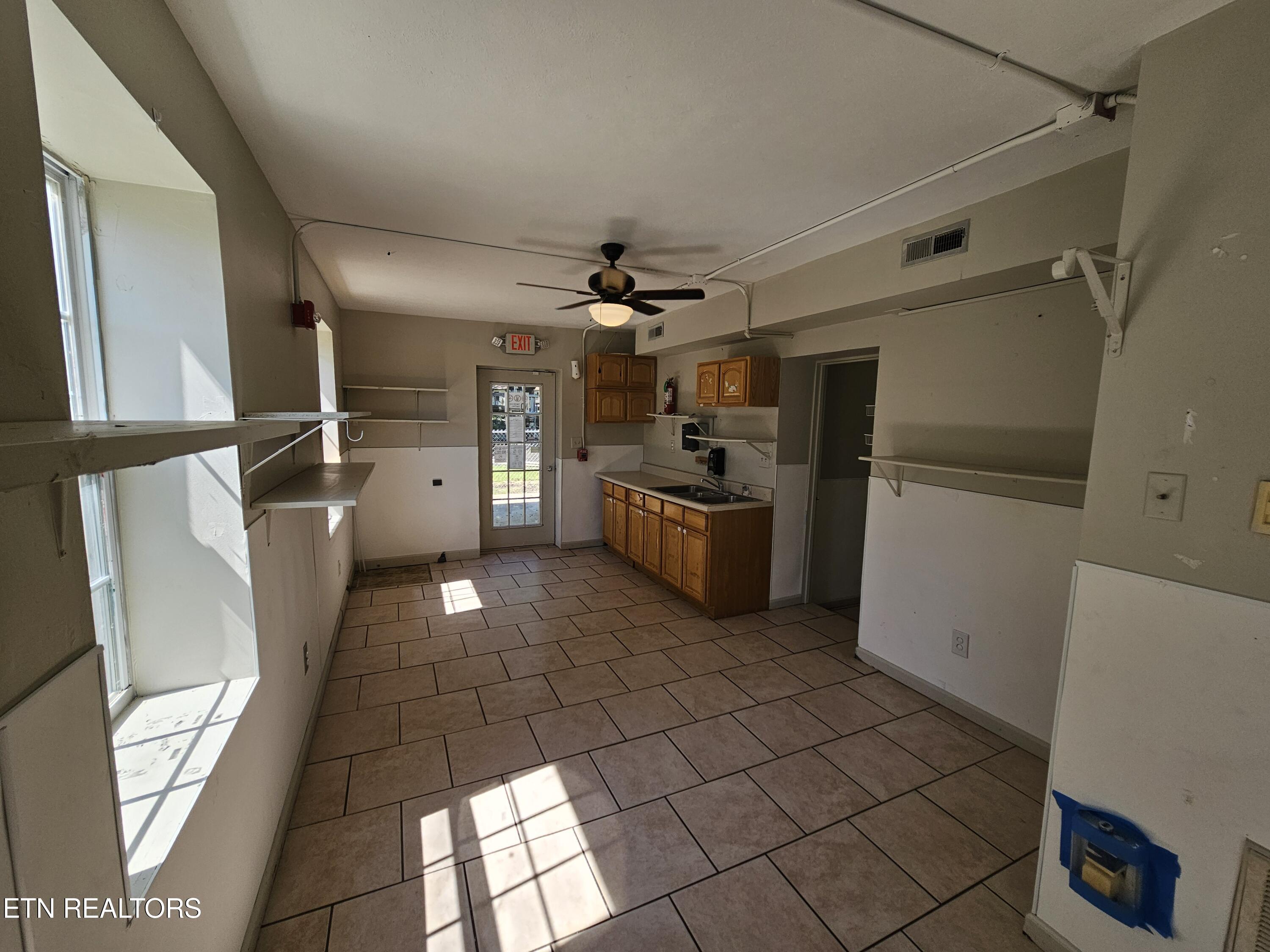 607 Old Tacora Hills Road Clinton TN 37716