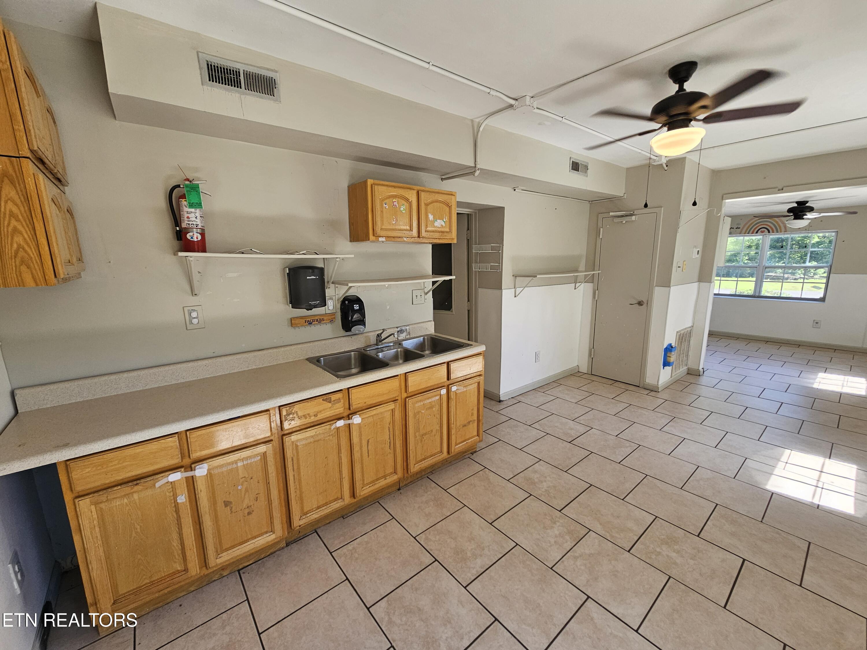 607 Old Tacora Hills Road Clinton TN 37716