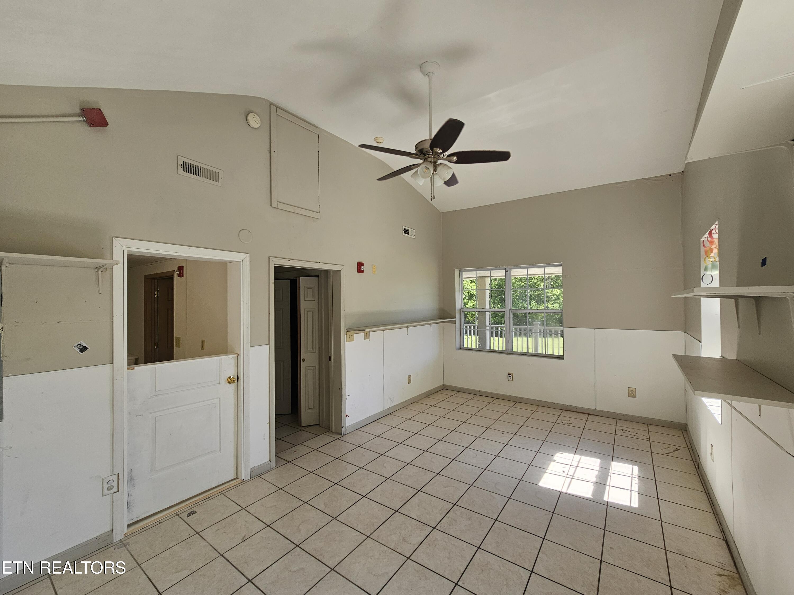 607 Old Tacora Hills Road Clinton TN 37716