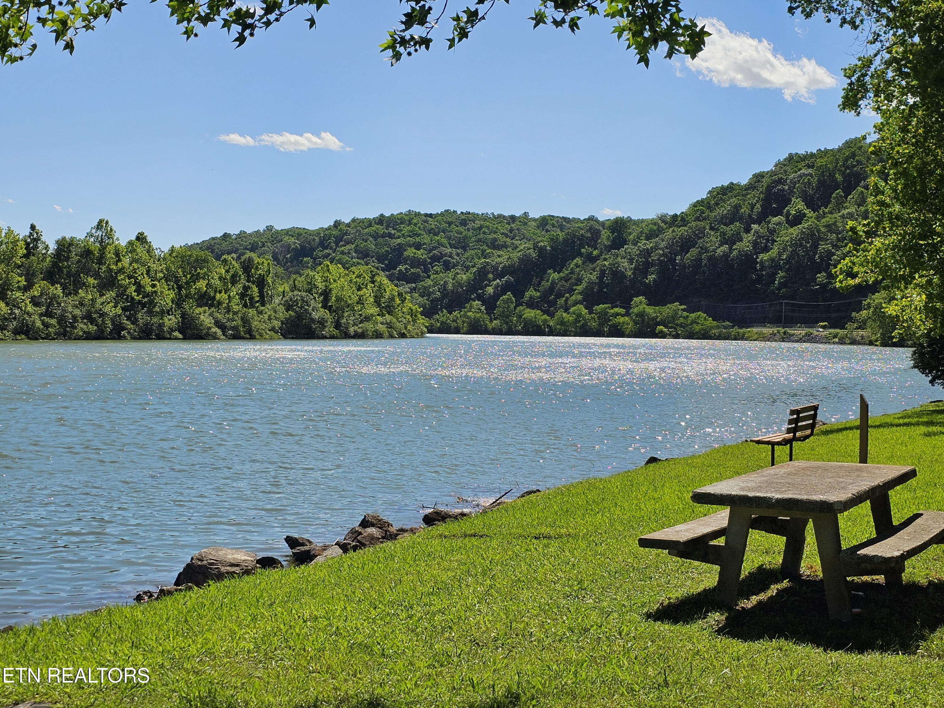 607 Old Tacora Hills Road Clinton TN 37716