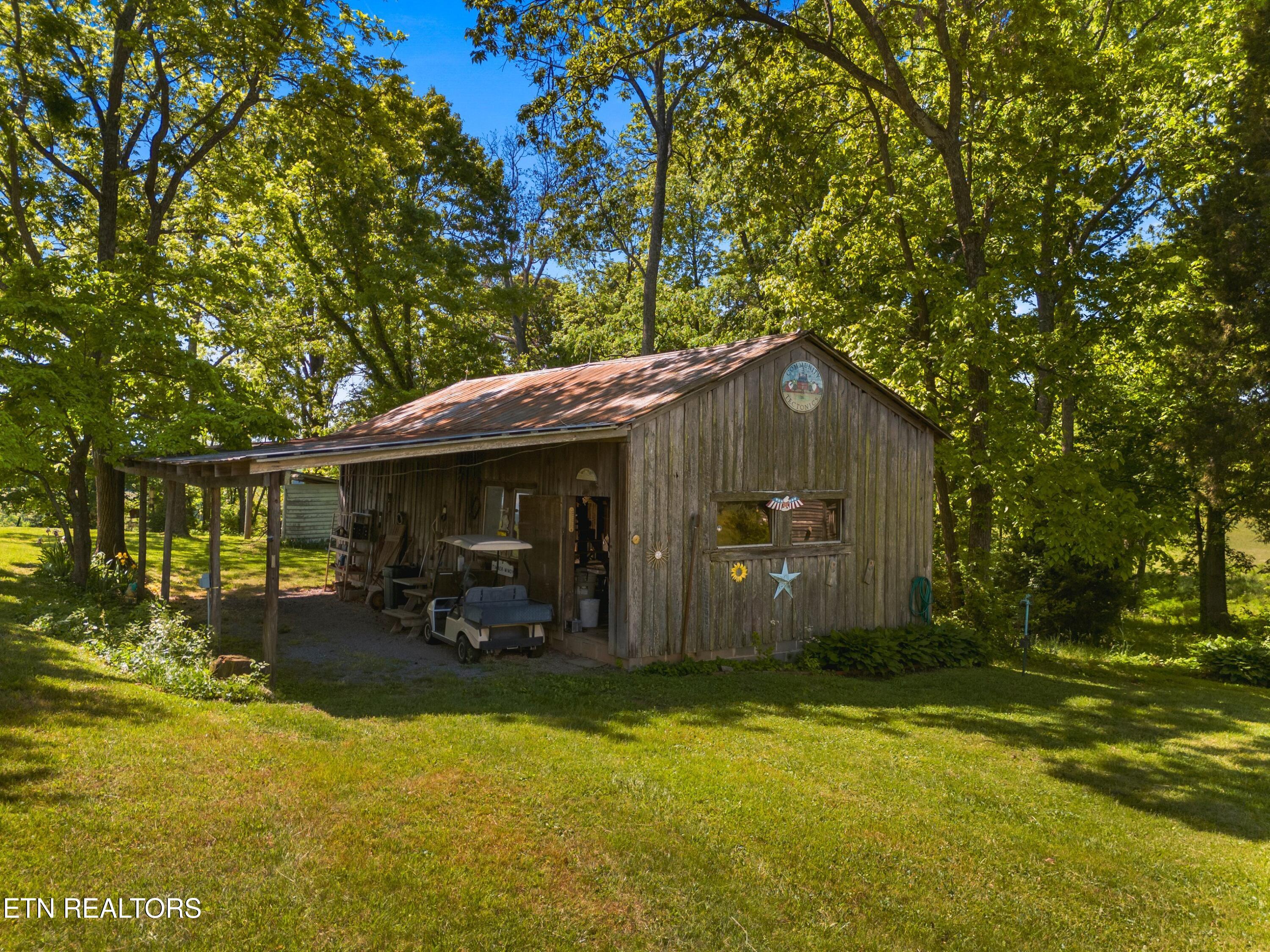 1456 C H Rankin Road White Pine TN 37890