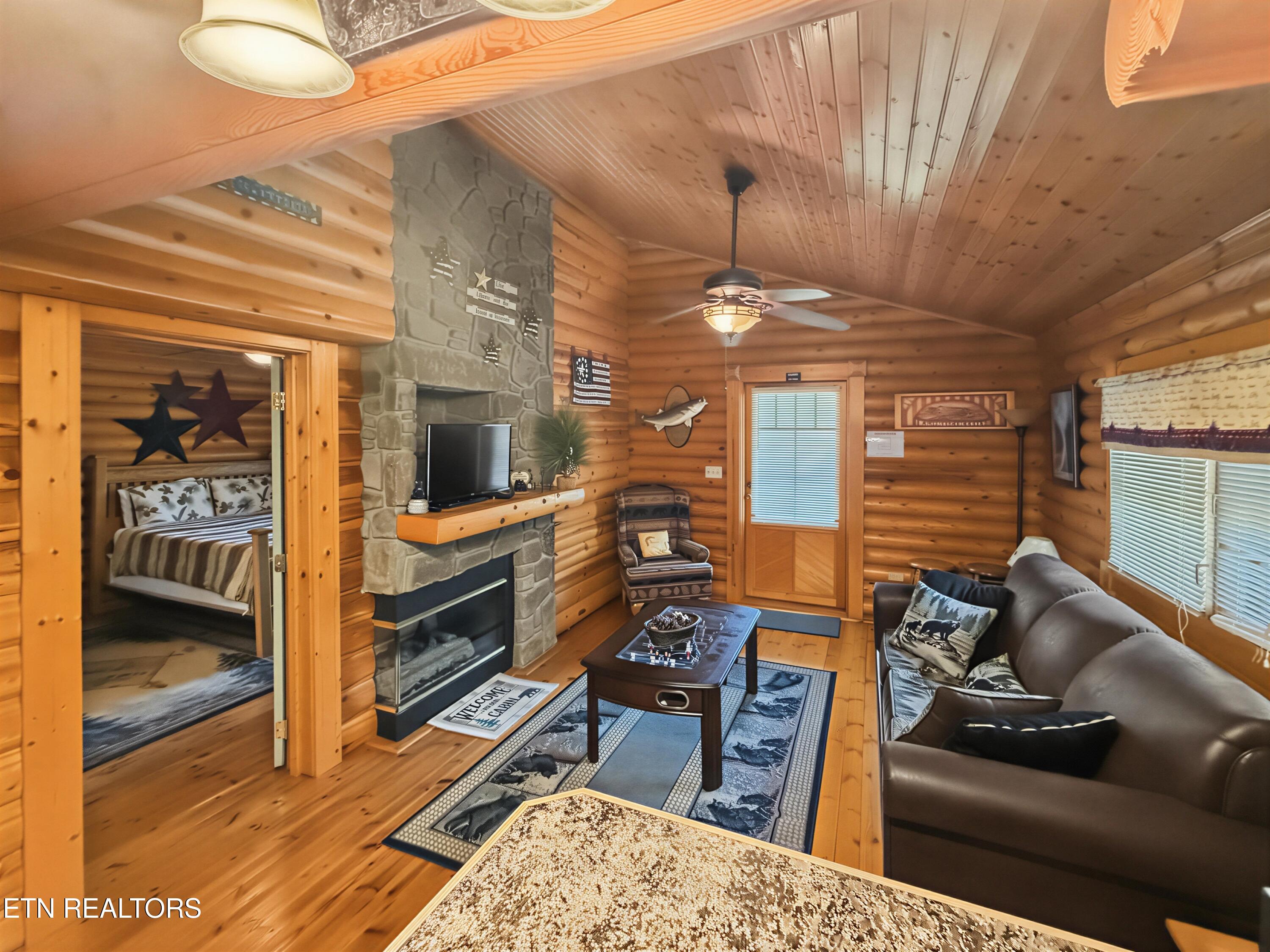 165 N Smoky Mountain Way Sevierville TN 37876