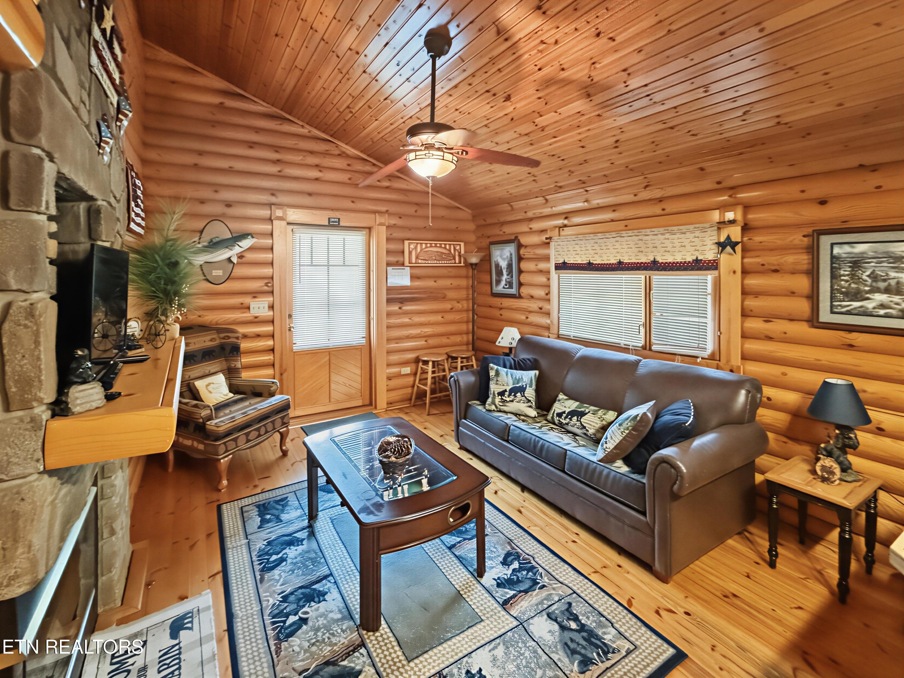 165 N Smoky Mountain Way Sevierville TN 37876