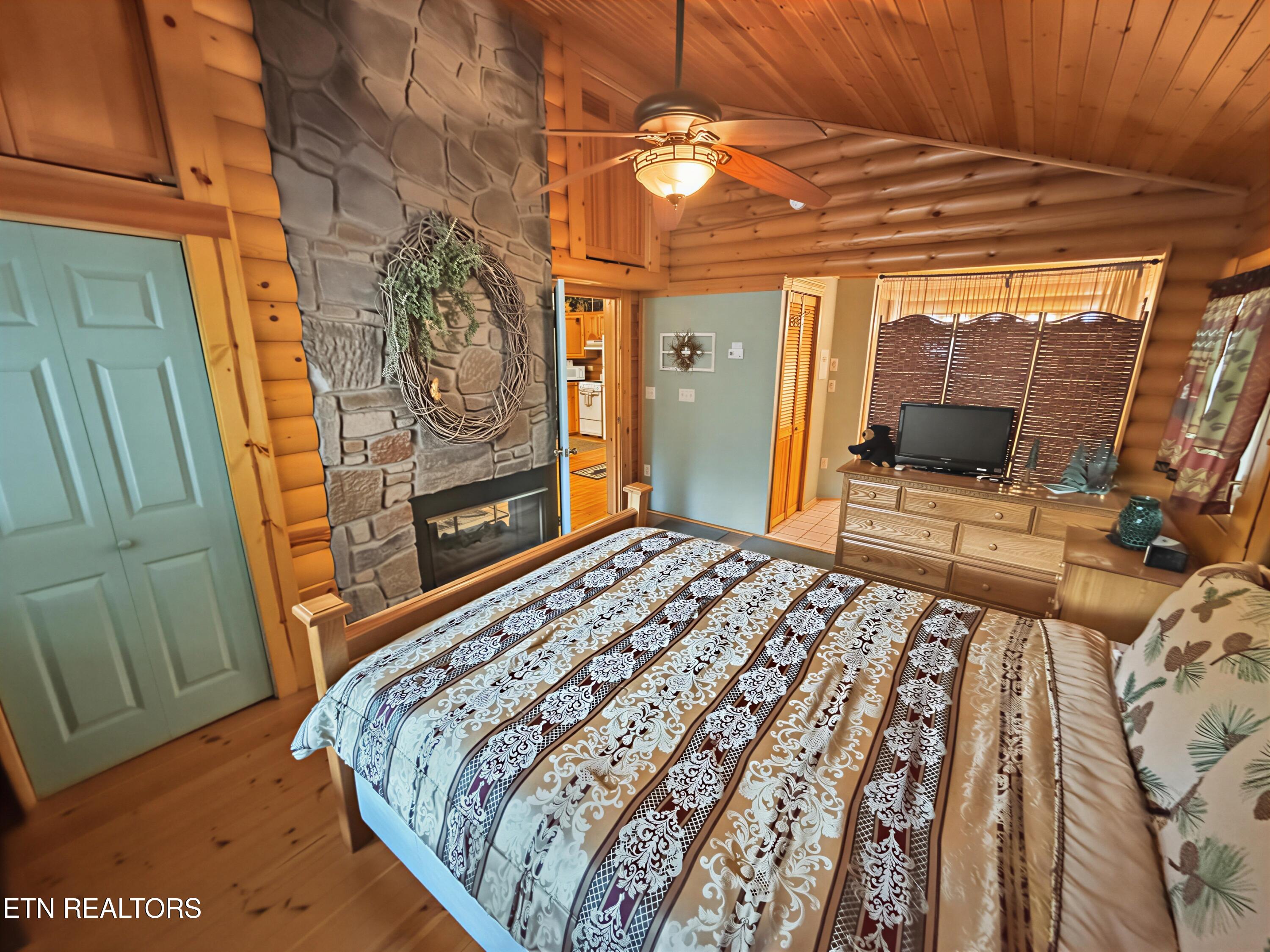 165 N Smoky Mountain Way Sevierville TN 37876