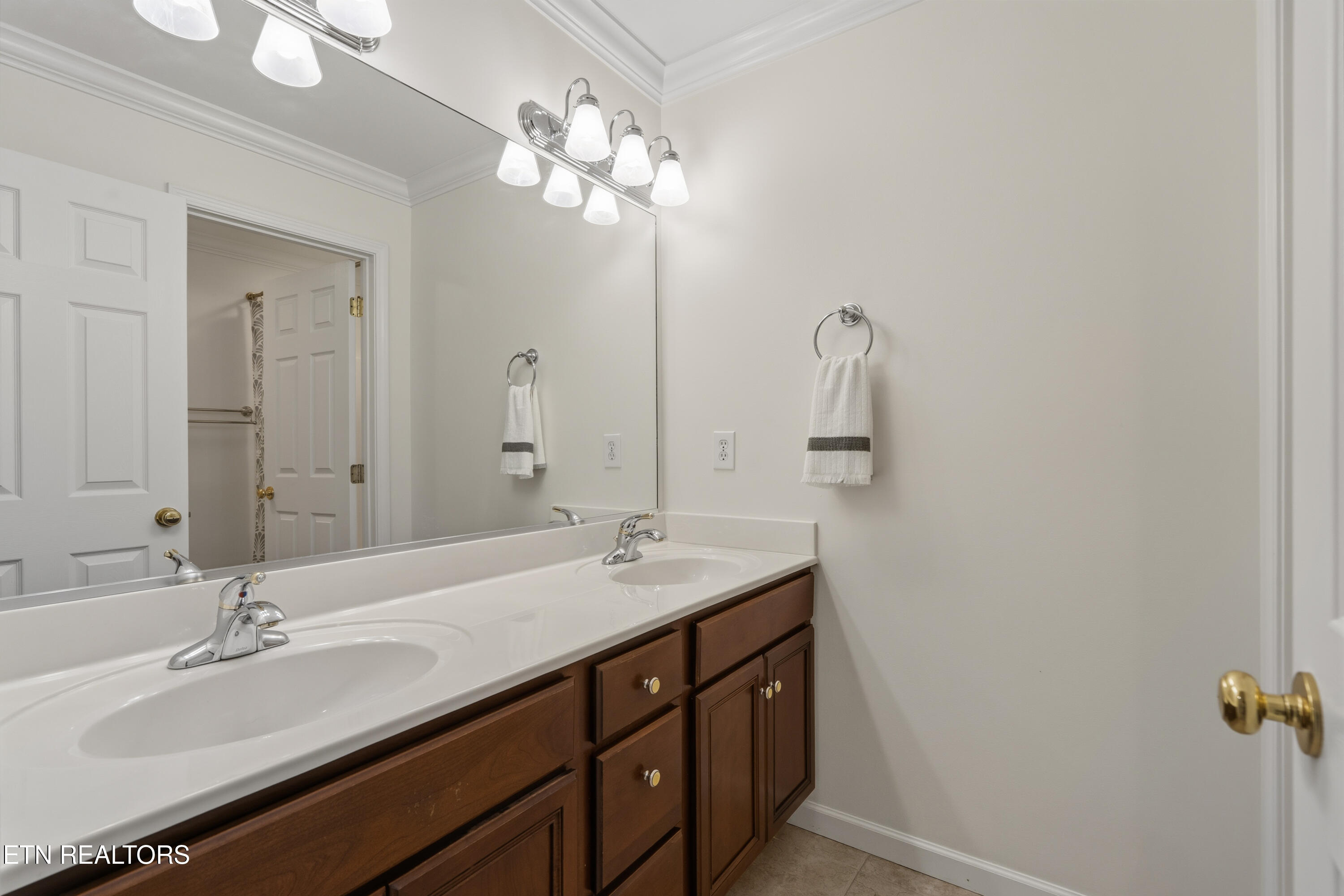 10422 Meadow Ridges Lane Knoxville TN 37922
