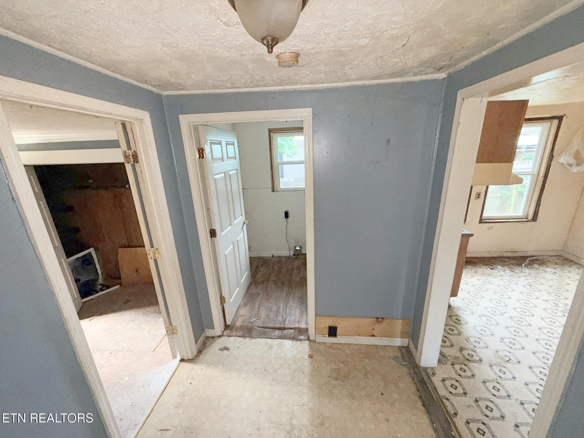 512 E Hemlock Street Lafollette TN 37766