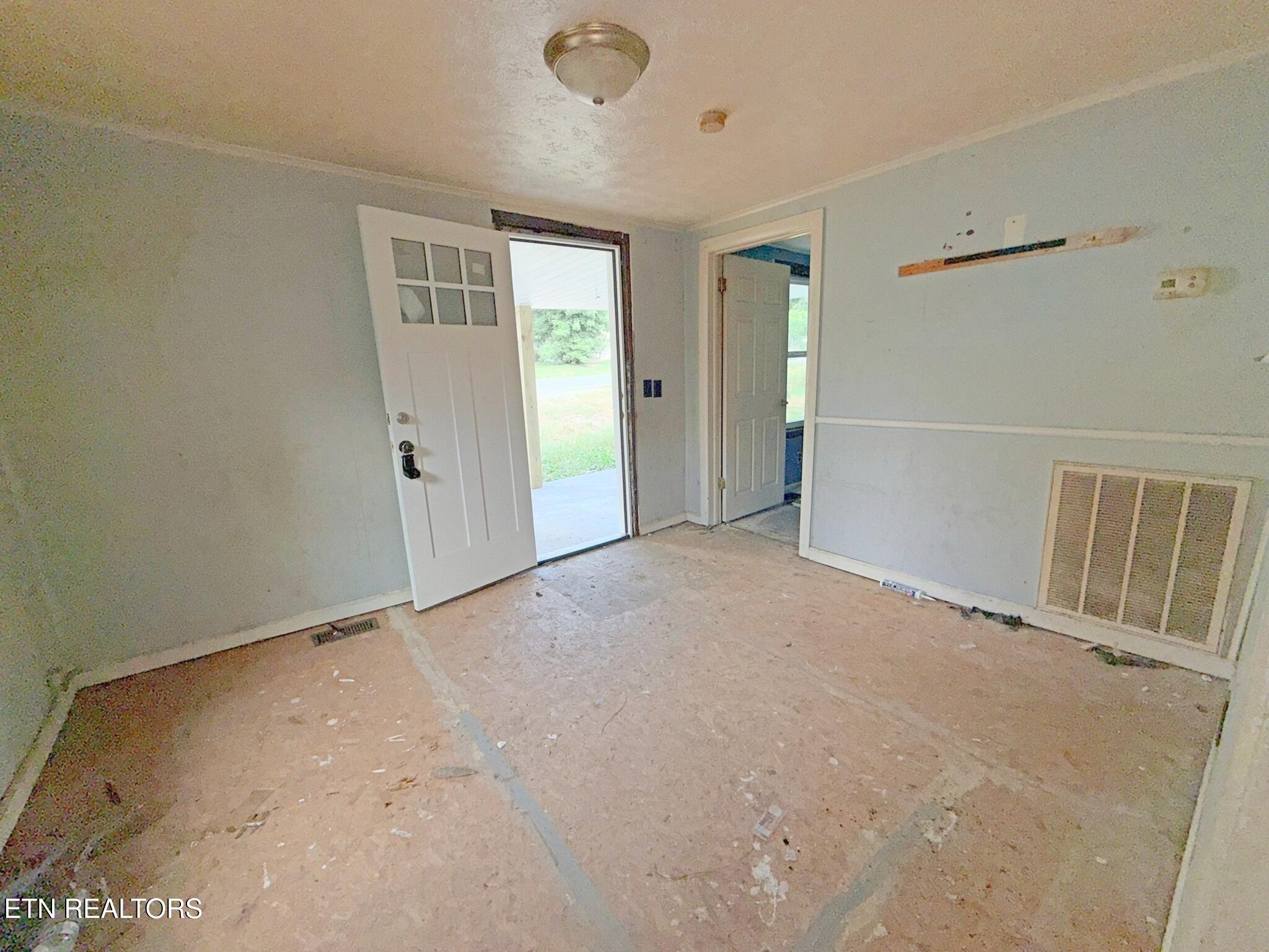 512 E Hemlock Street Lafollette TN 37766
