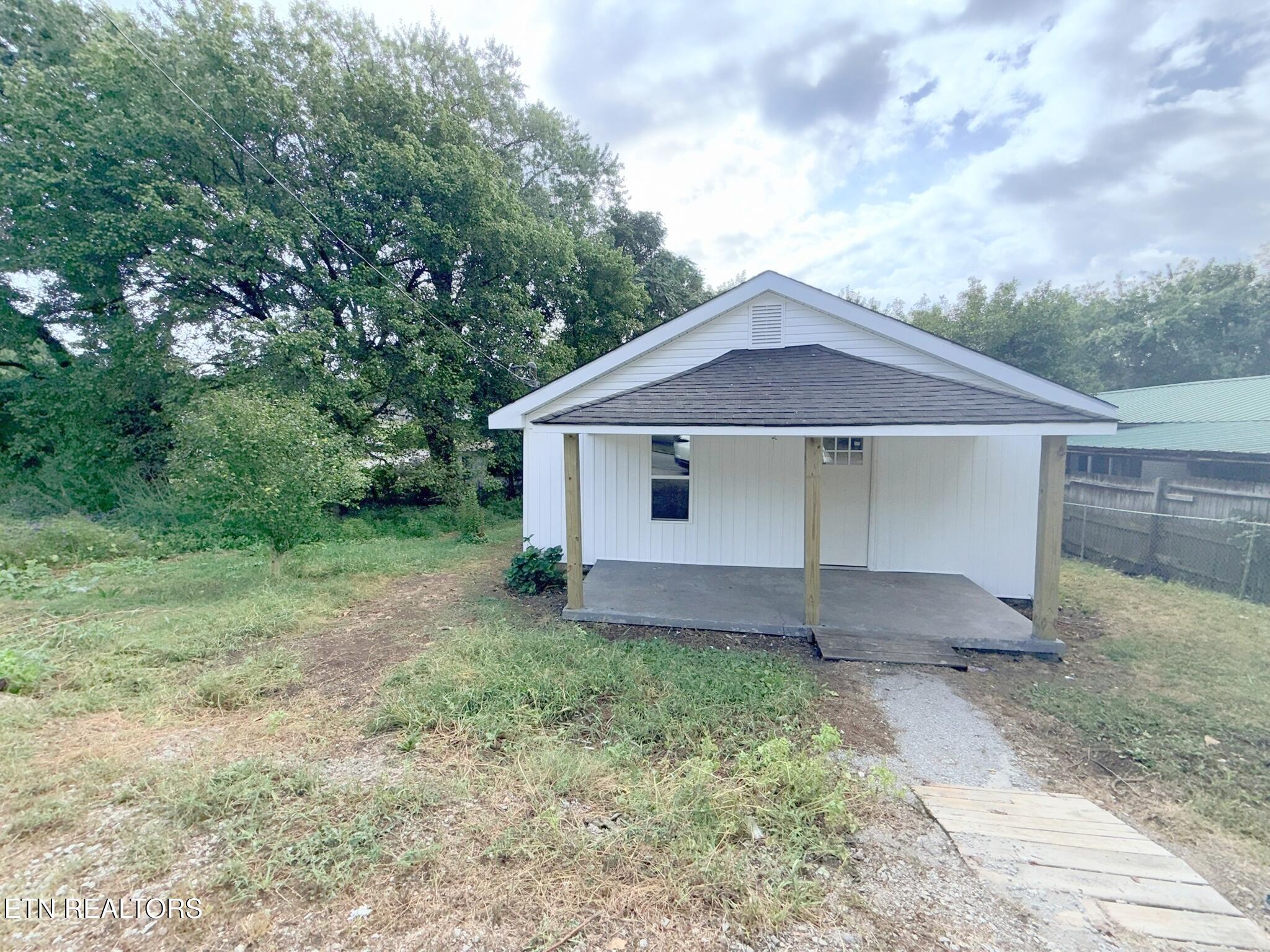 512 E Hemlock Street Lafollette TN 37766