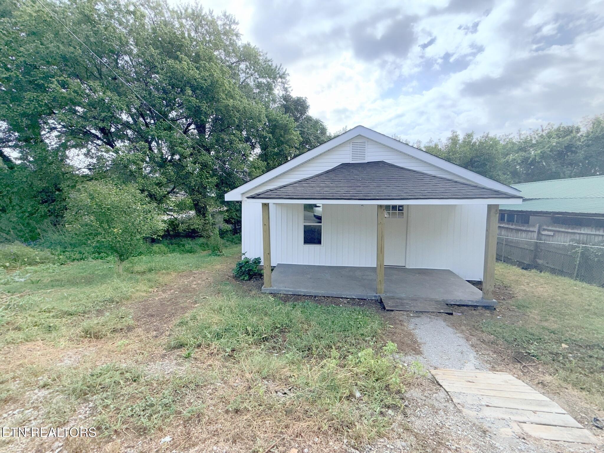 512 E Hemlock Street Lafollette TN 37766