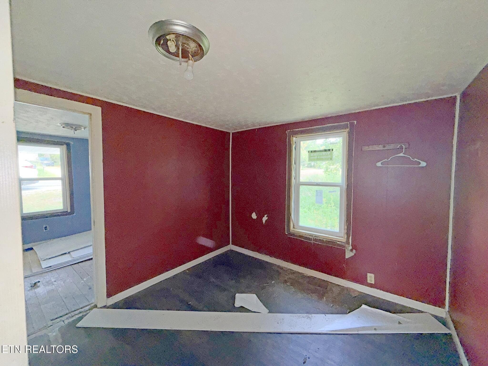 512 E Hemlock Street Lafollette TN 37766