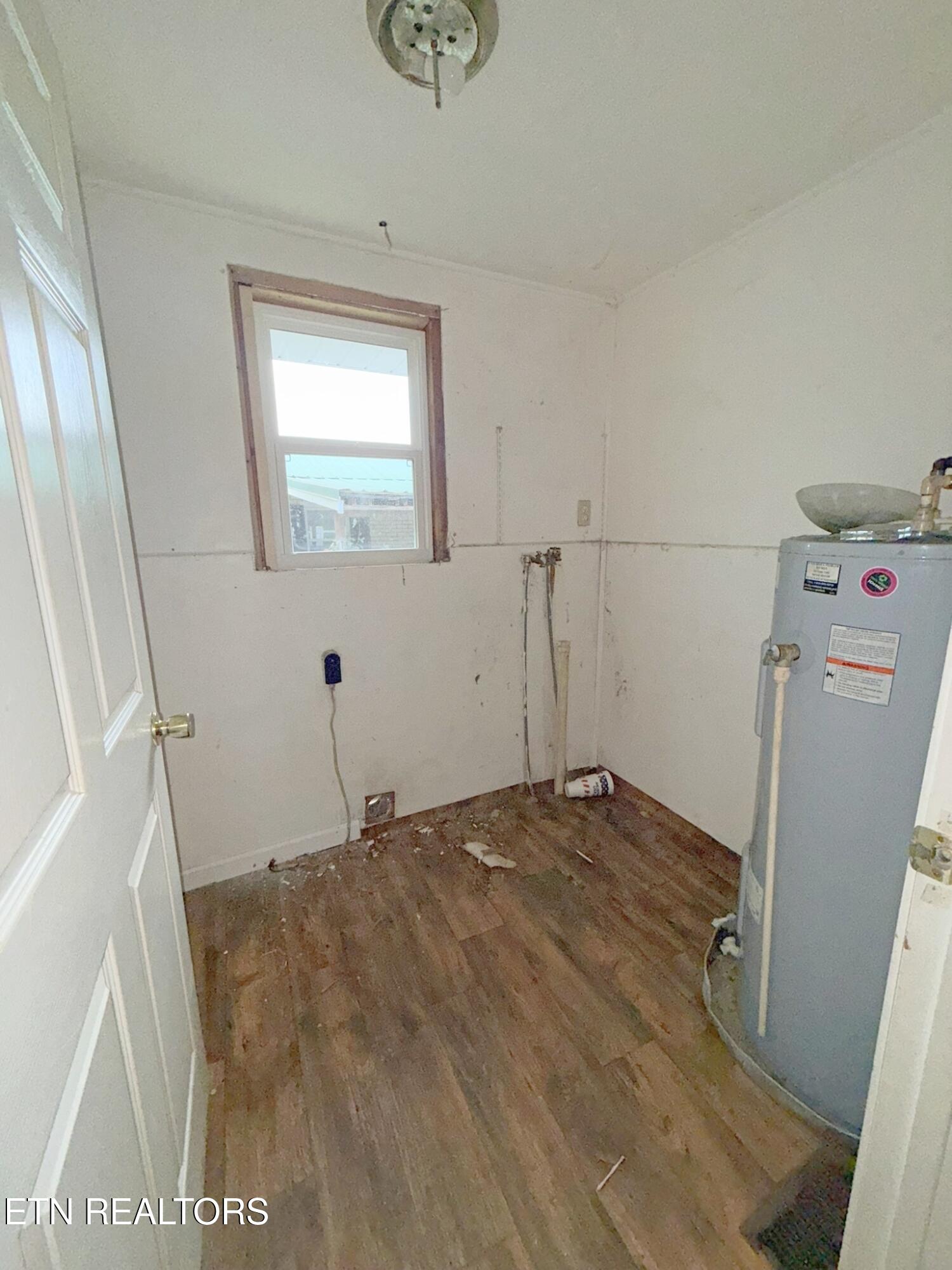 512 E Hemlock Street Lafollette TN 37766