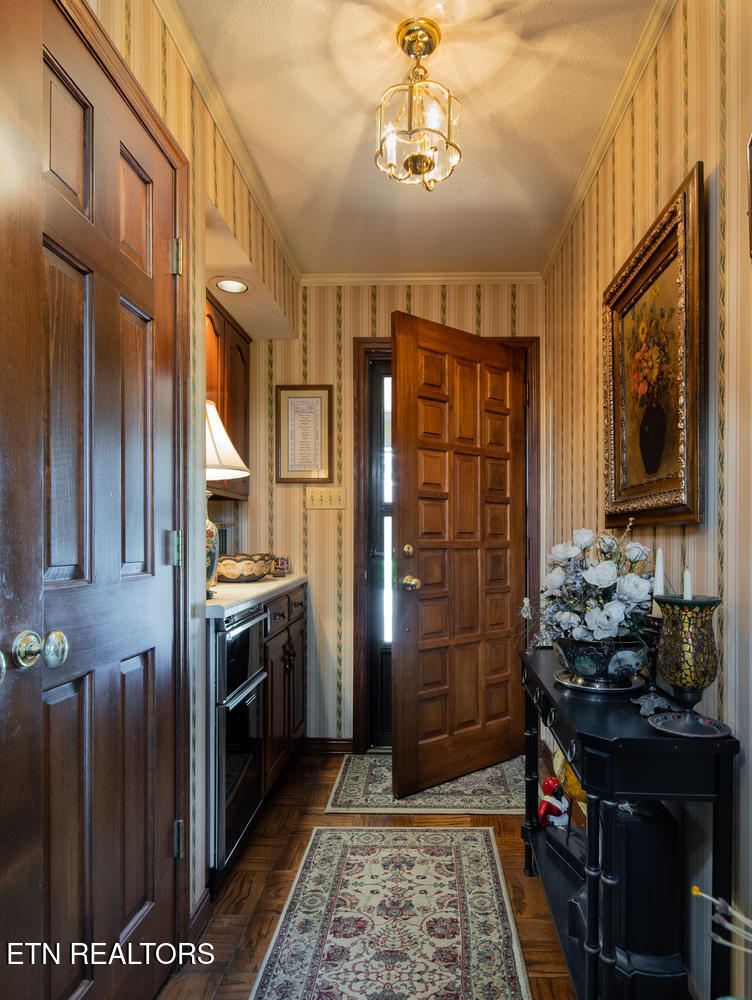 8019 Washington Pike Corryton TN 37721