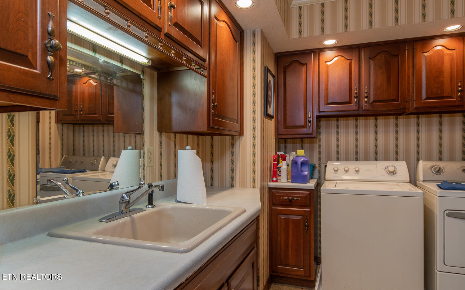 8019 Washington Pike Corryton TN 37721