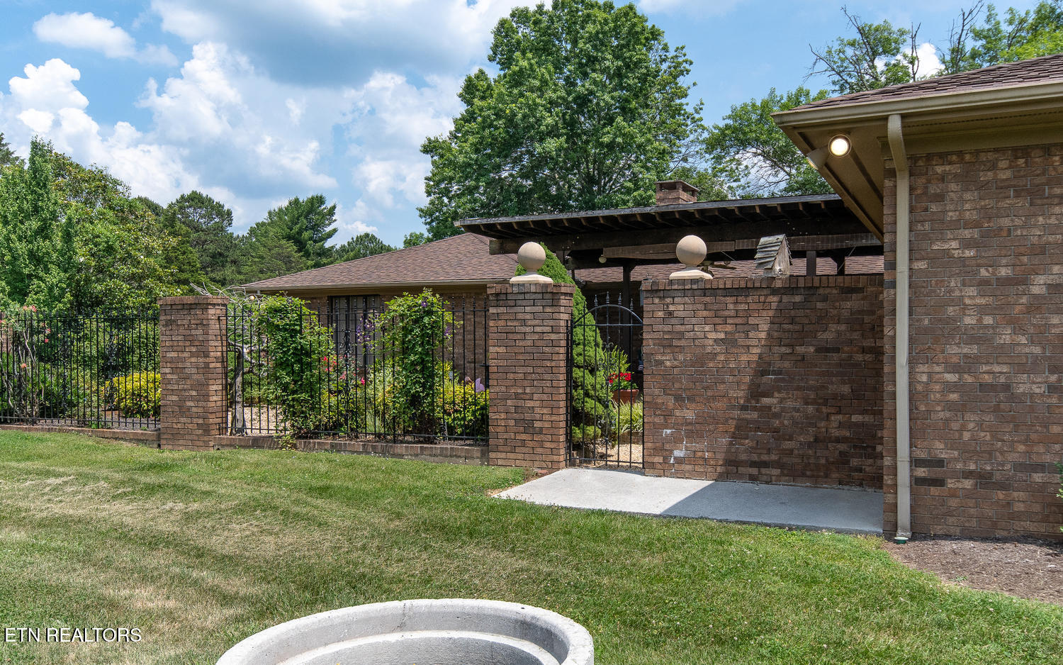 8019 Washington Pike Corryton TN 37721