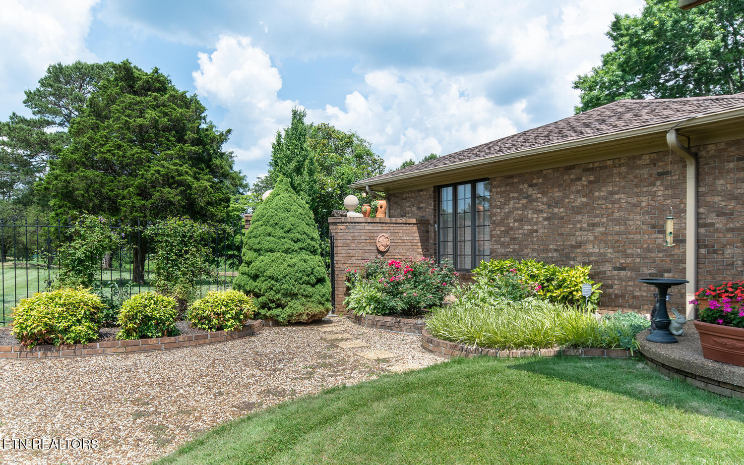 8019 Washington Pike Corryton TN 37721