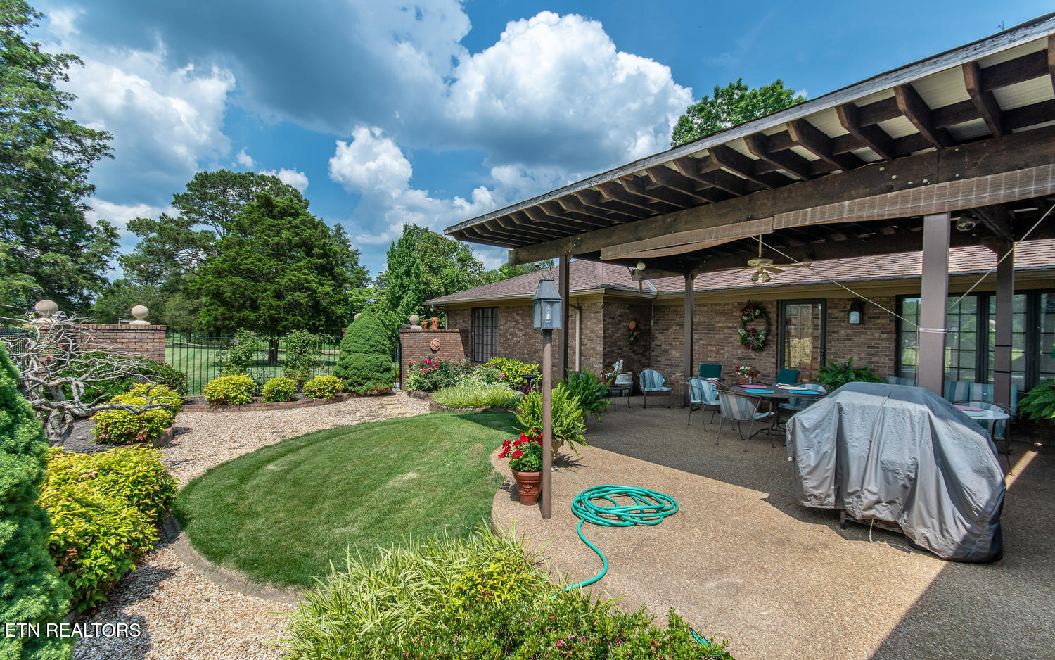 8019 Washington Pike Corryton TN 37721