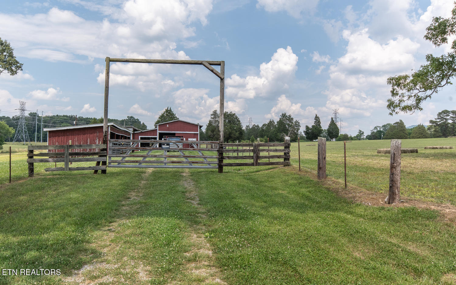 8019 Washington Pike Corryton TN 37721