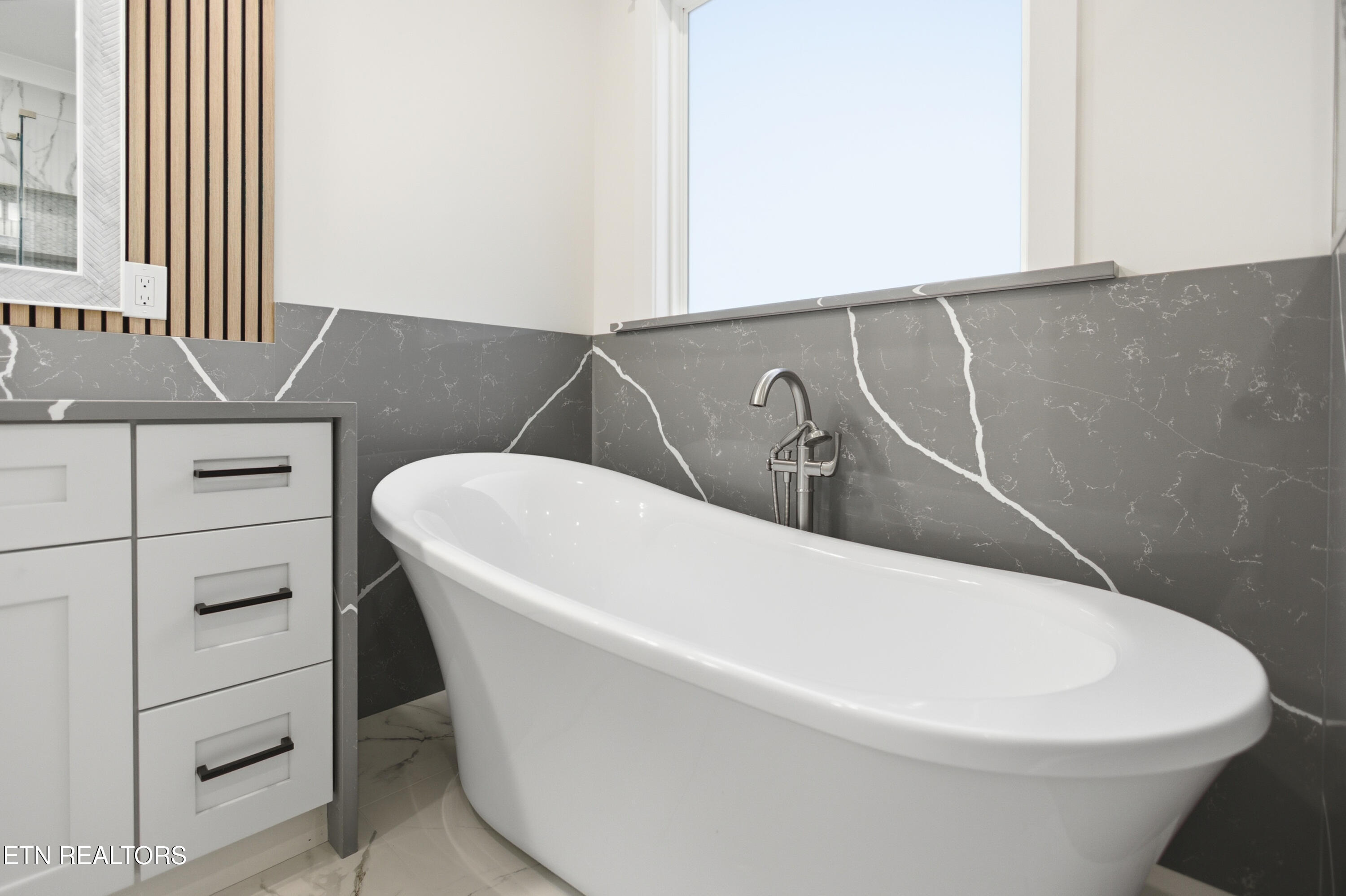 256 Elohi Way Loudon TN 37774