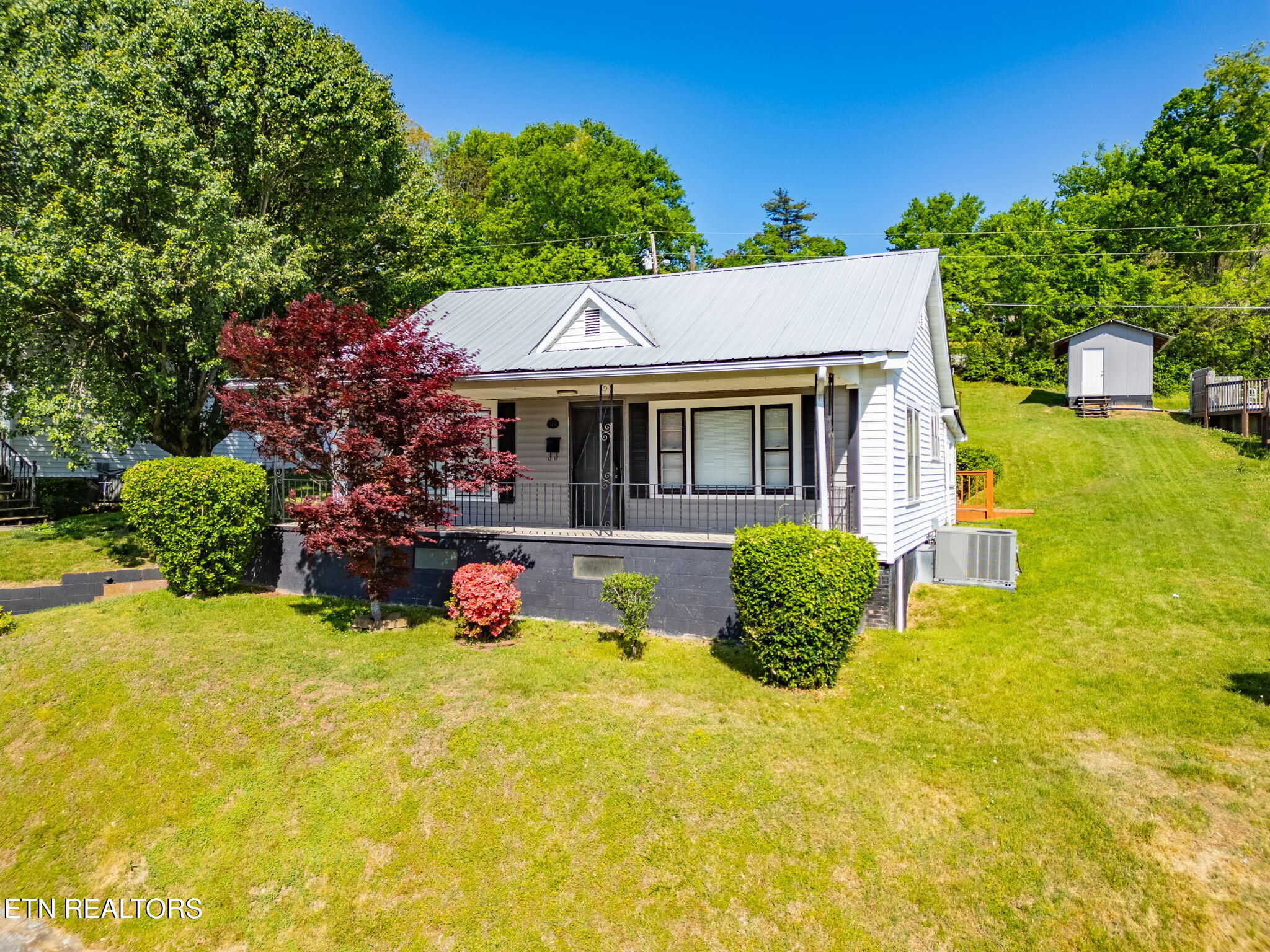 517 W 2nd Avenue Lenoir City TN 37771