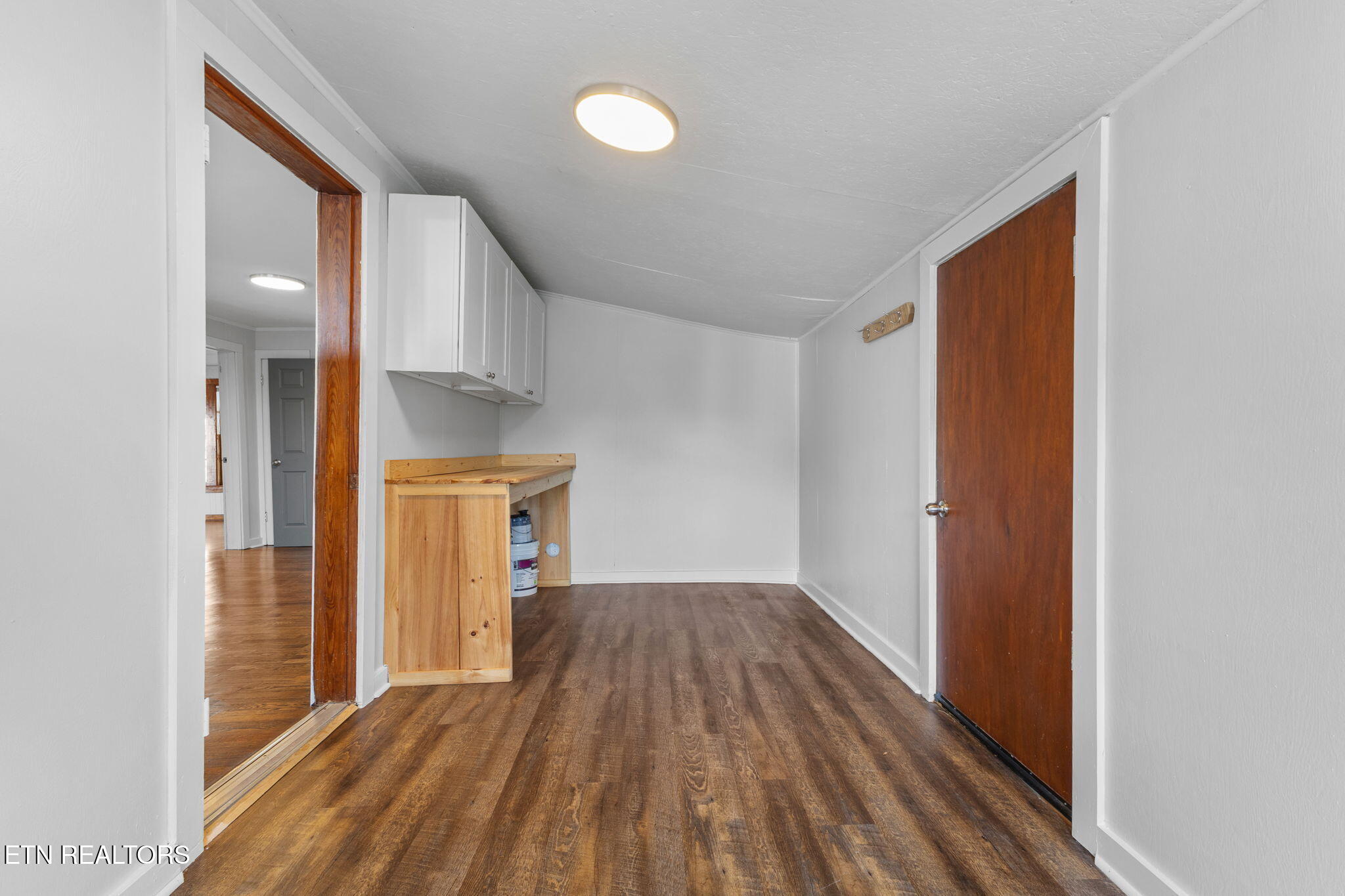 517 W 2nd Avenue Lenoir City TN 37771