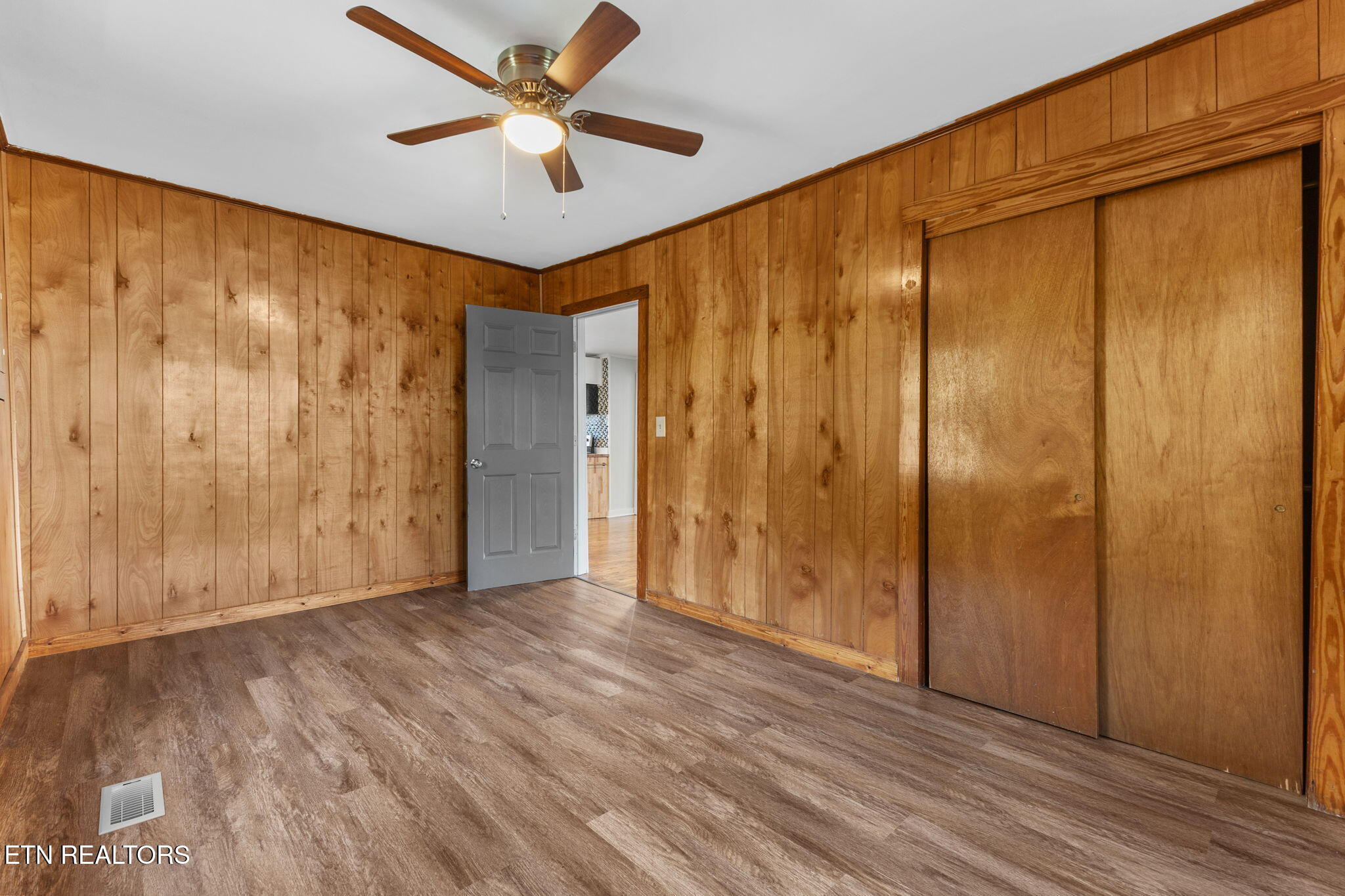 517 W 2nd Avenue Lenoir City TN 37771