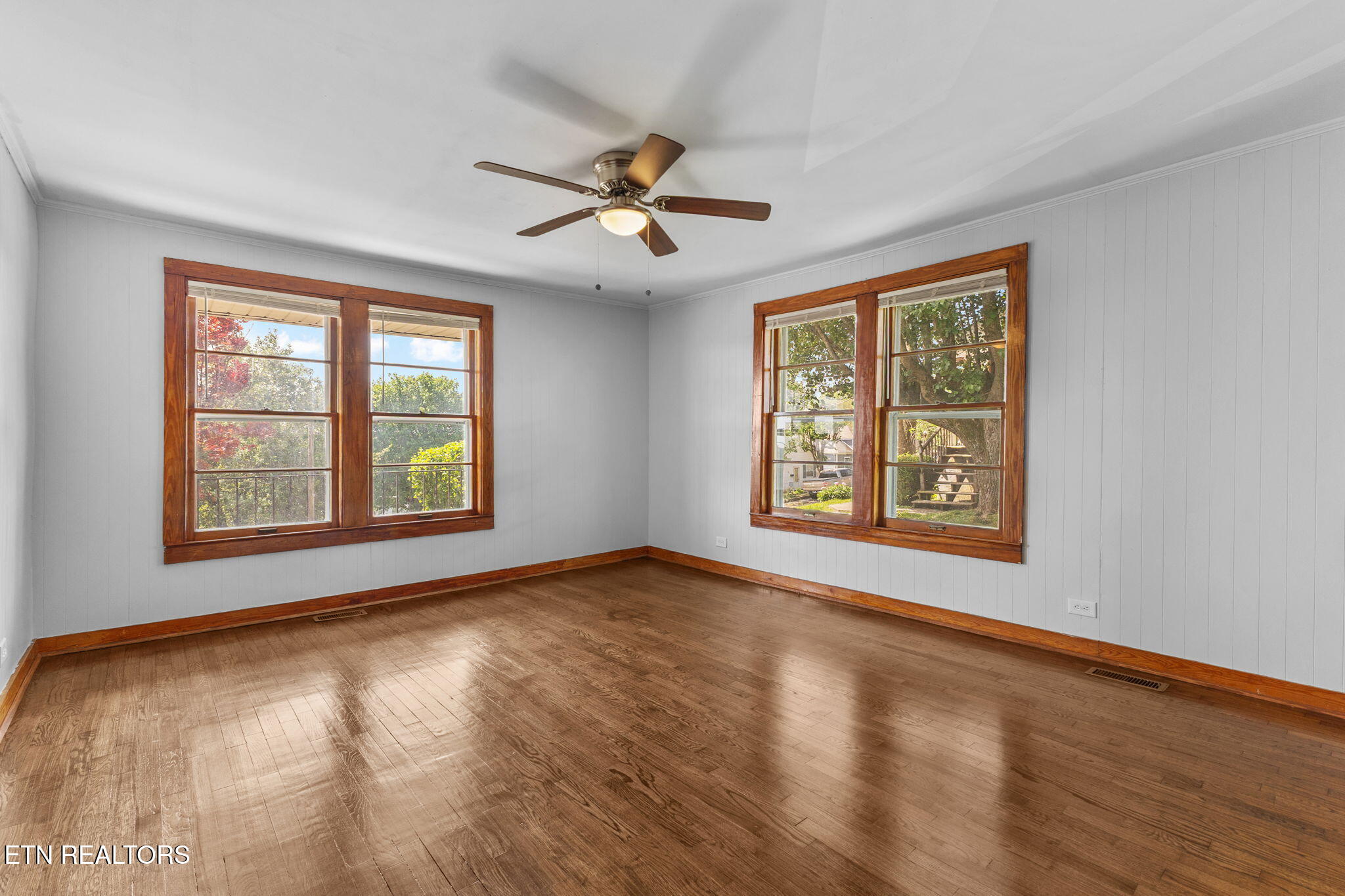 517 W 2nd Avenue Lenoir City TN 37771